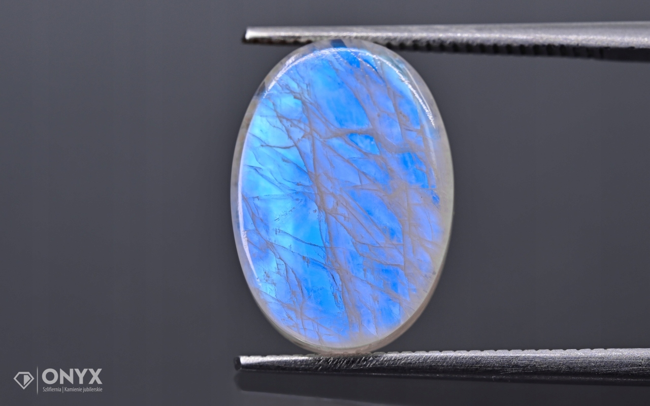 Měsíční kámen mělký ovál 14x10 mm