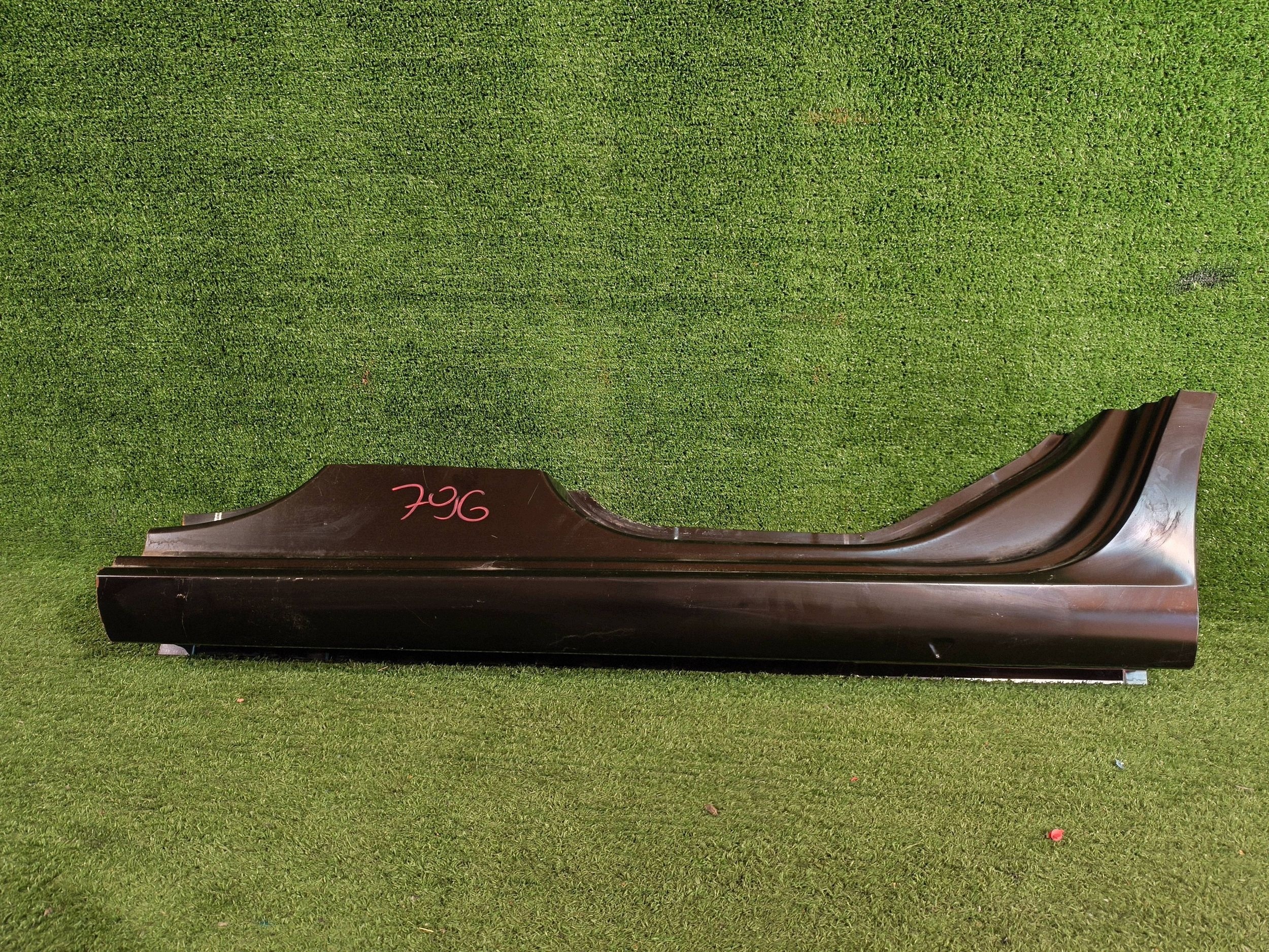 pillar threshold left rear part PEUGEOT 3008 and NR.796