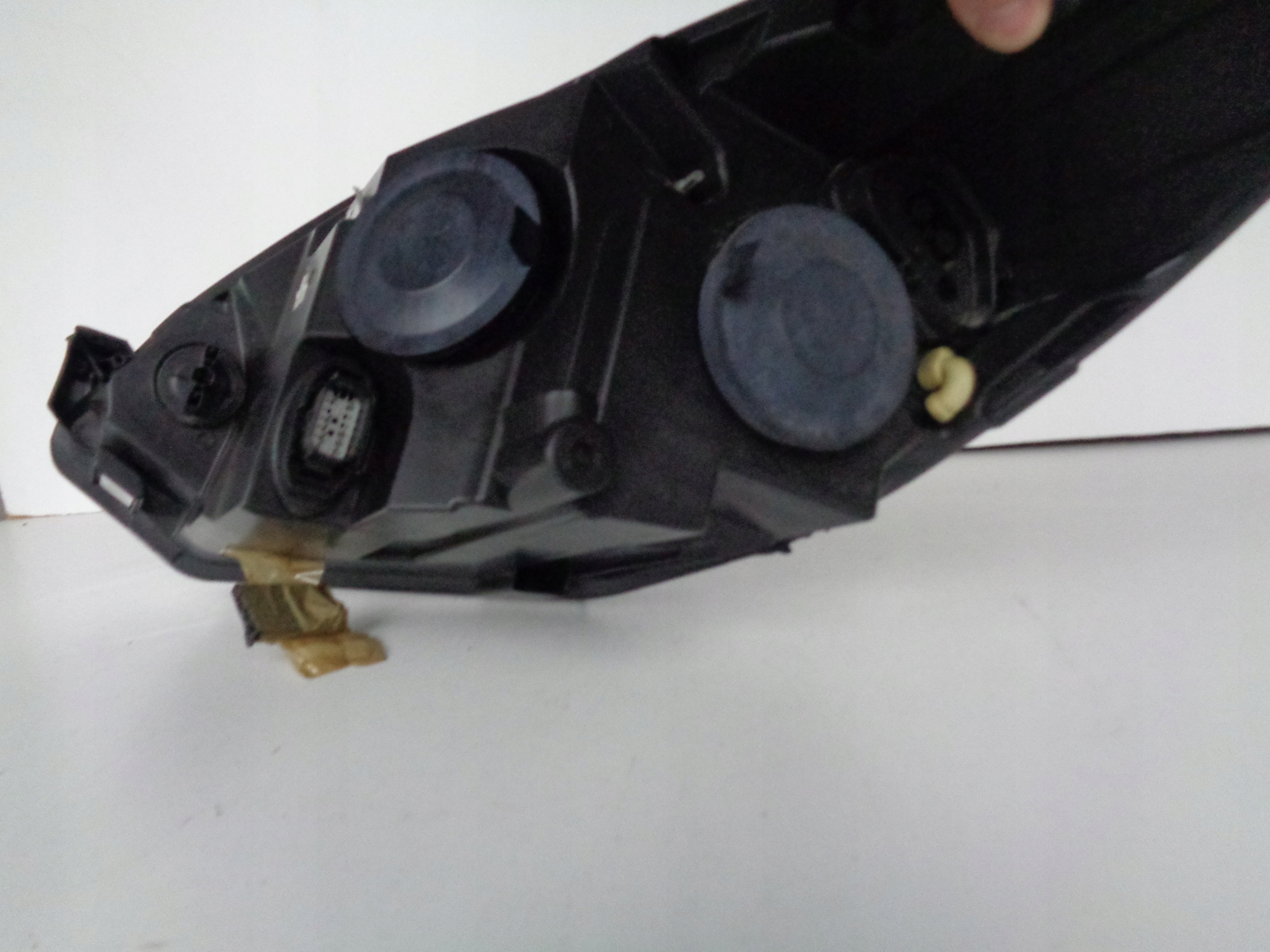light right REFLEKTOR FORD FIESTA MK8 17