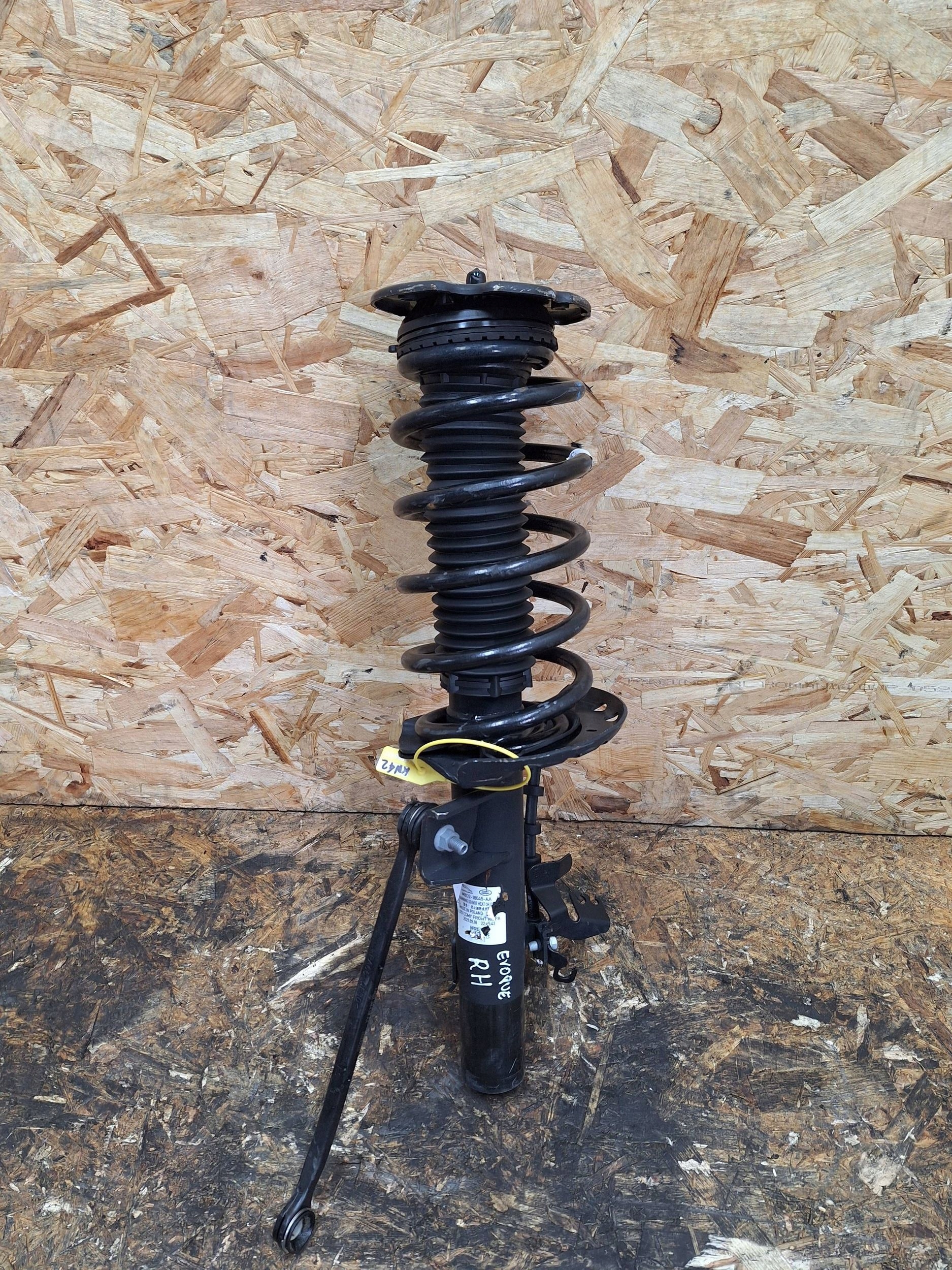 shock absorber right front RANGE ROVER EVOQUE II 19- L551 M8D2-18045-AA