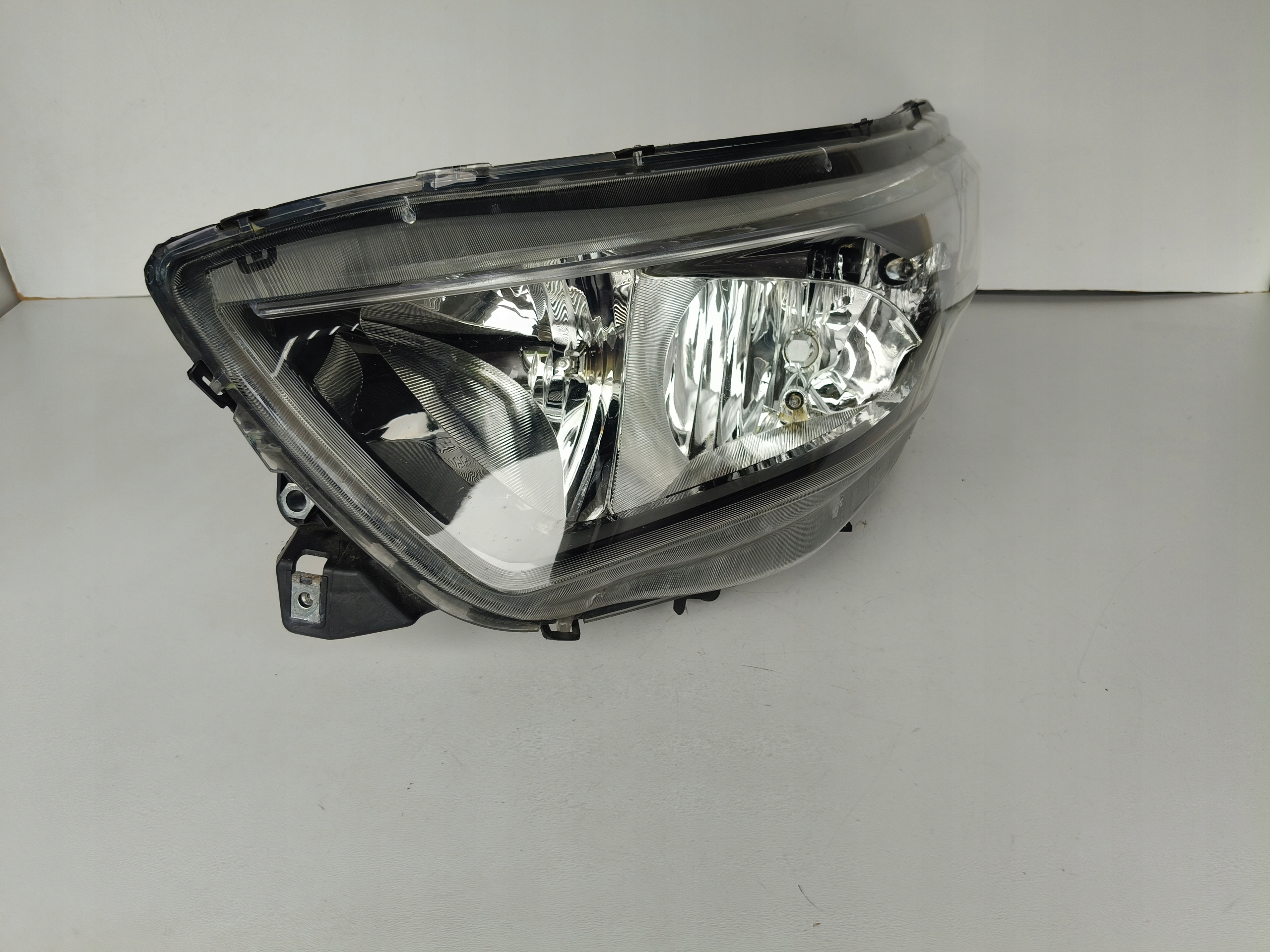 light left REFLEKTOR IVECO DAILY 19- LIFT