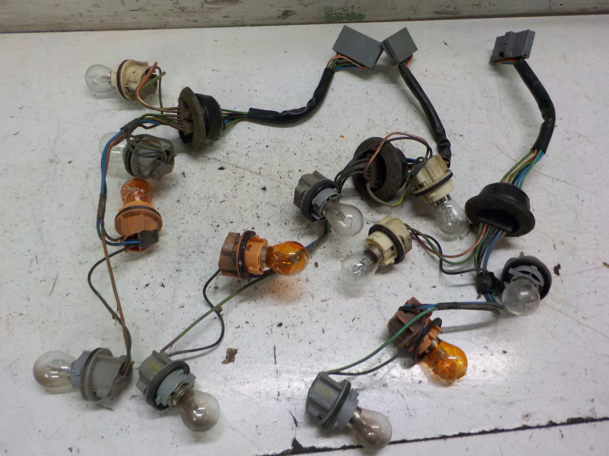 MONDEO MK3 KOMBI OPRAWKI ŻARÓWEK LAMPY