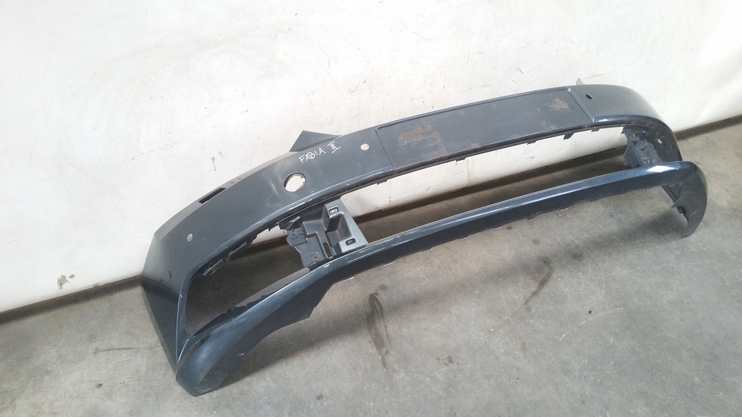 bumper front 6V0807221 PDC Skoda Fabia III