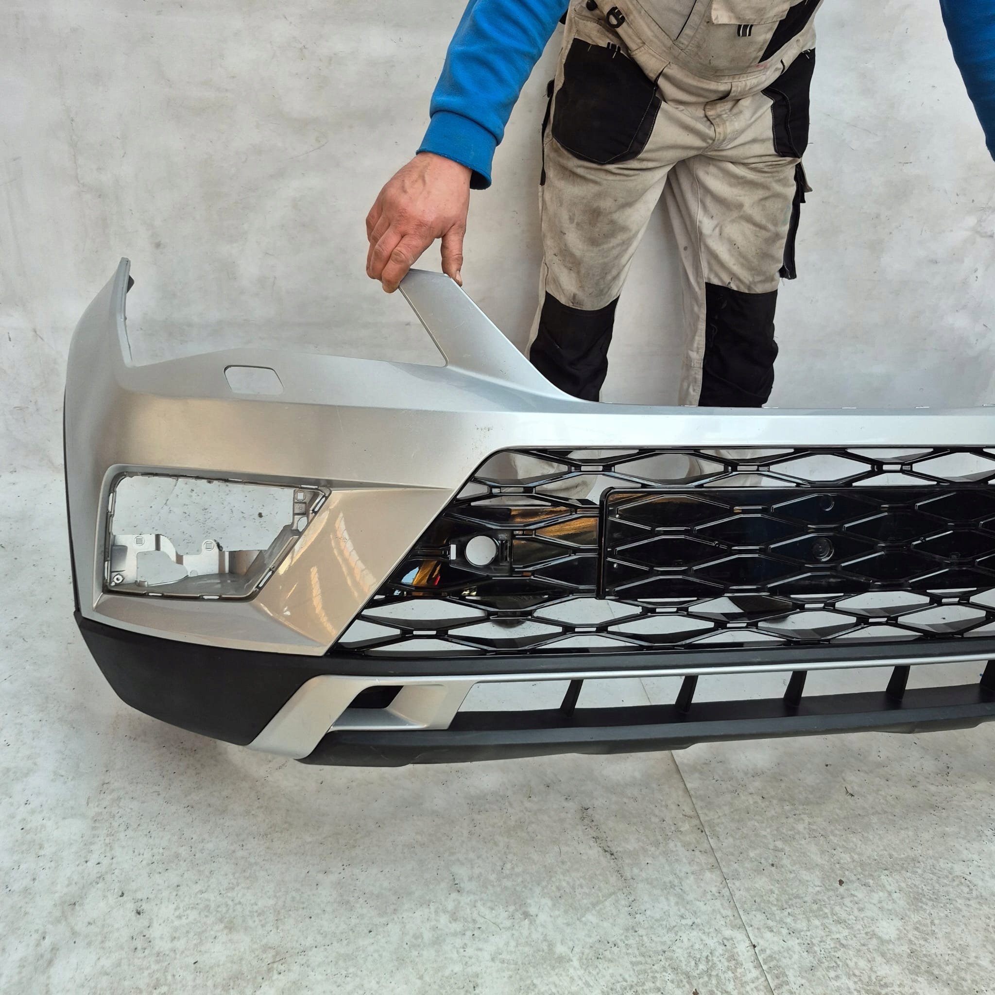 SEAT ATECA 16- bumper front front PDC SPR 575807221