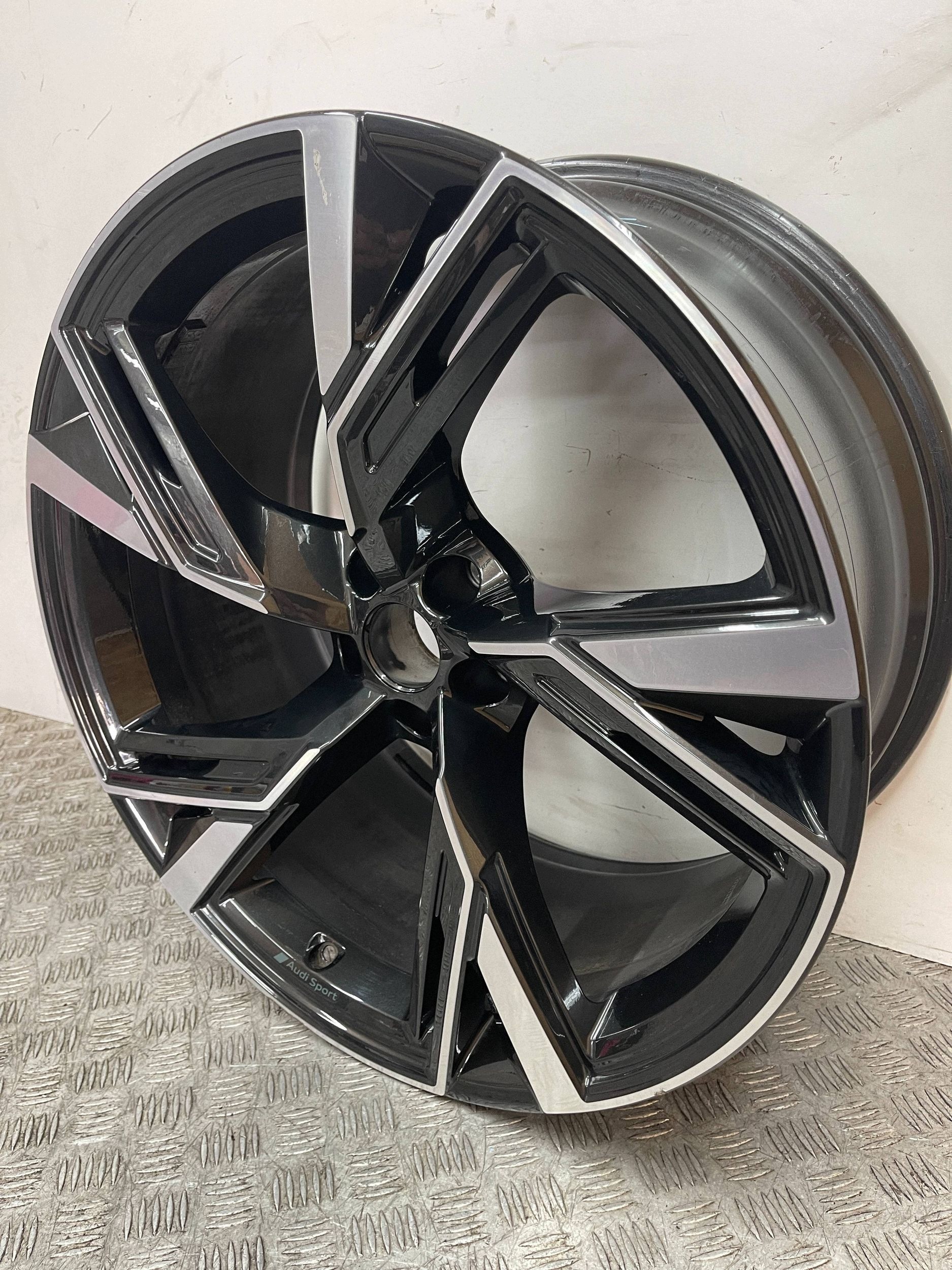 disk hliníkový AUDI RS6 C8 10,5 J X 22 ET19 4K060125BL