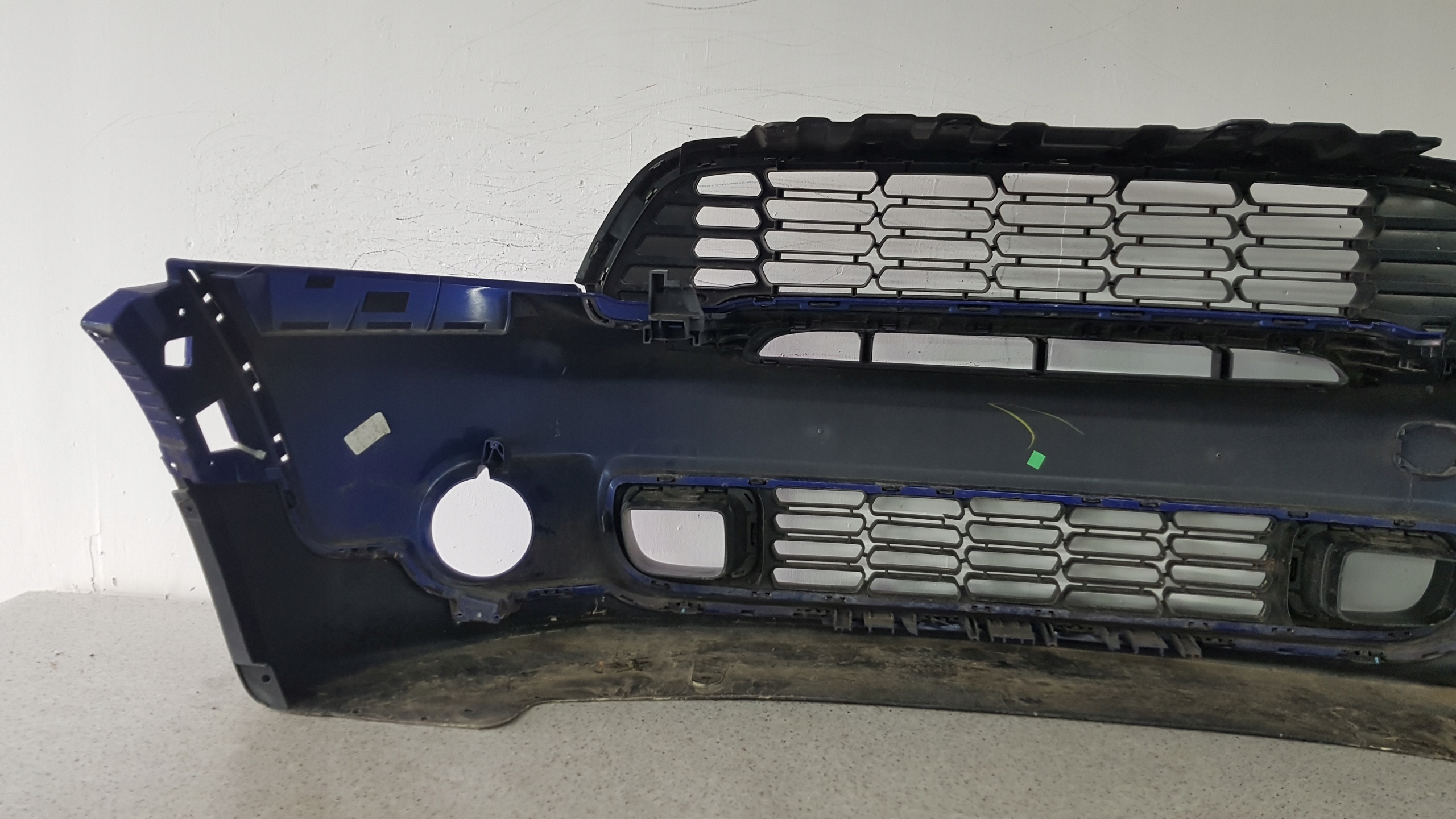 MINI COOPER COUNTRYMAN S R60 bumper front 6811