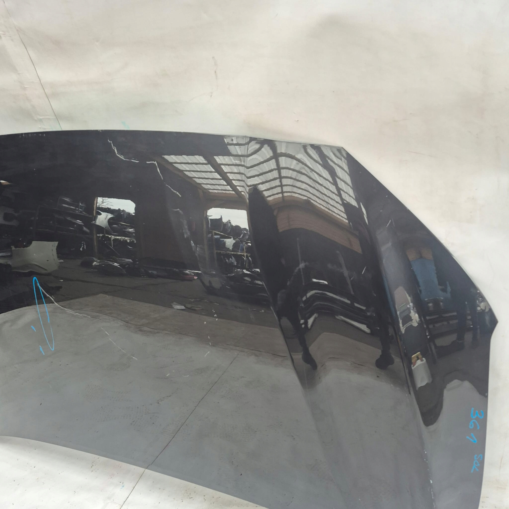 HYUNDAI KONA e 17- Cofano