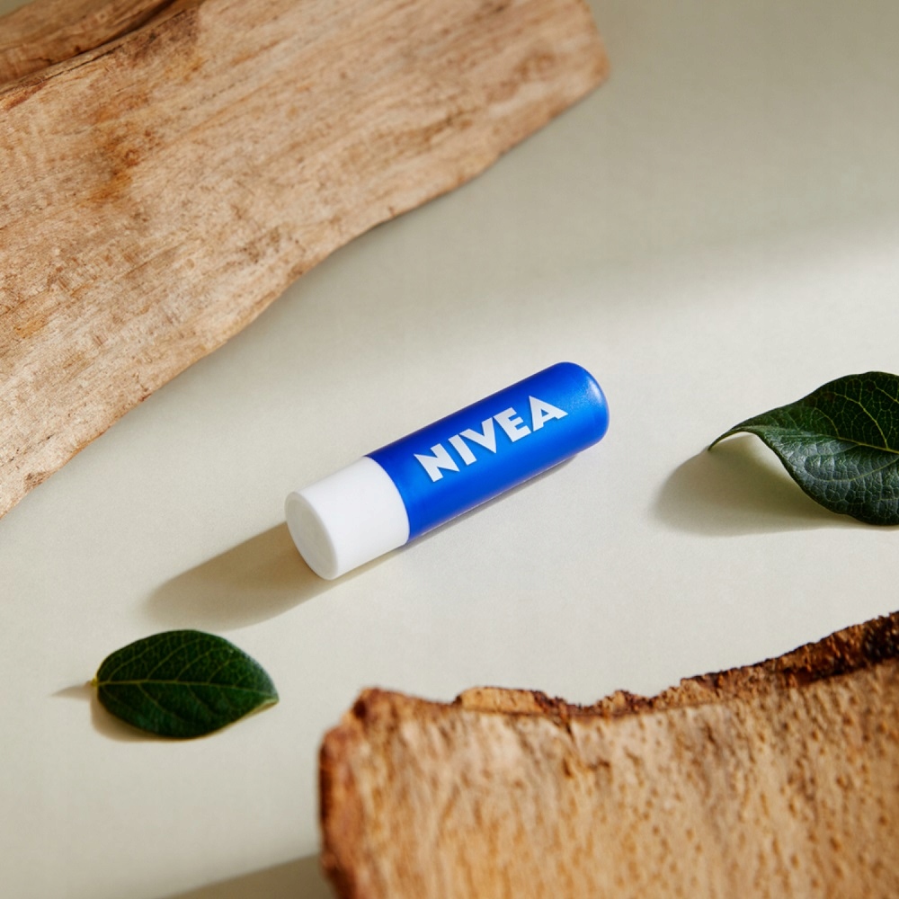 NIVEA Pomadka do ust pielęgnująca Original Marka Nivea