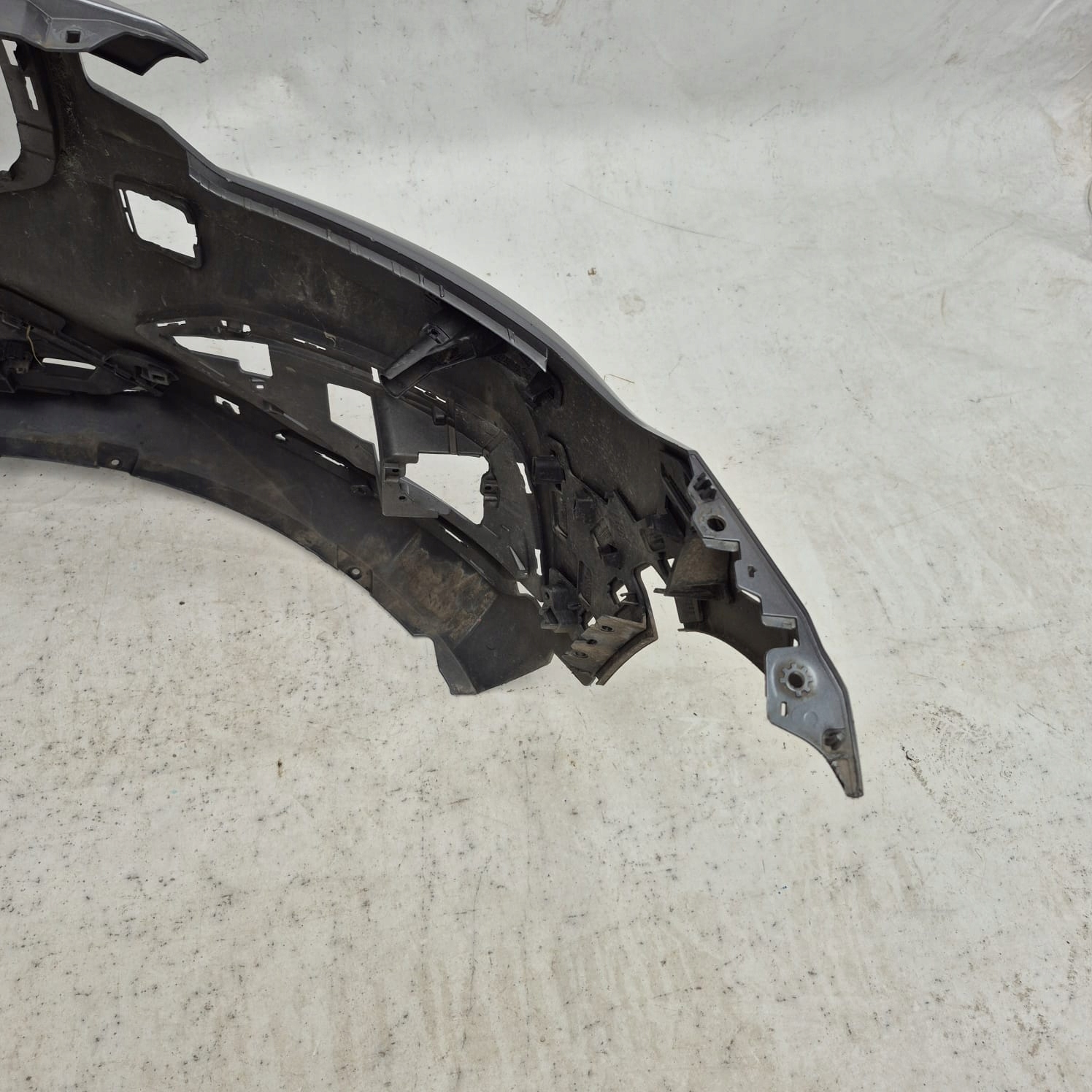 VOLVO V60 II CROSS COUNTRY 18- bumper front front PDC SPR 31690589