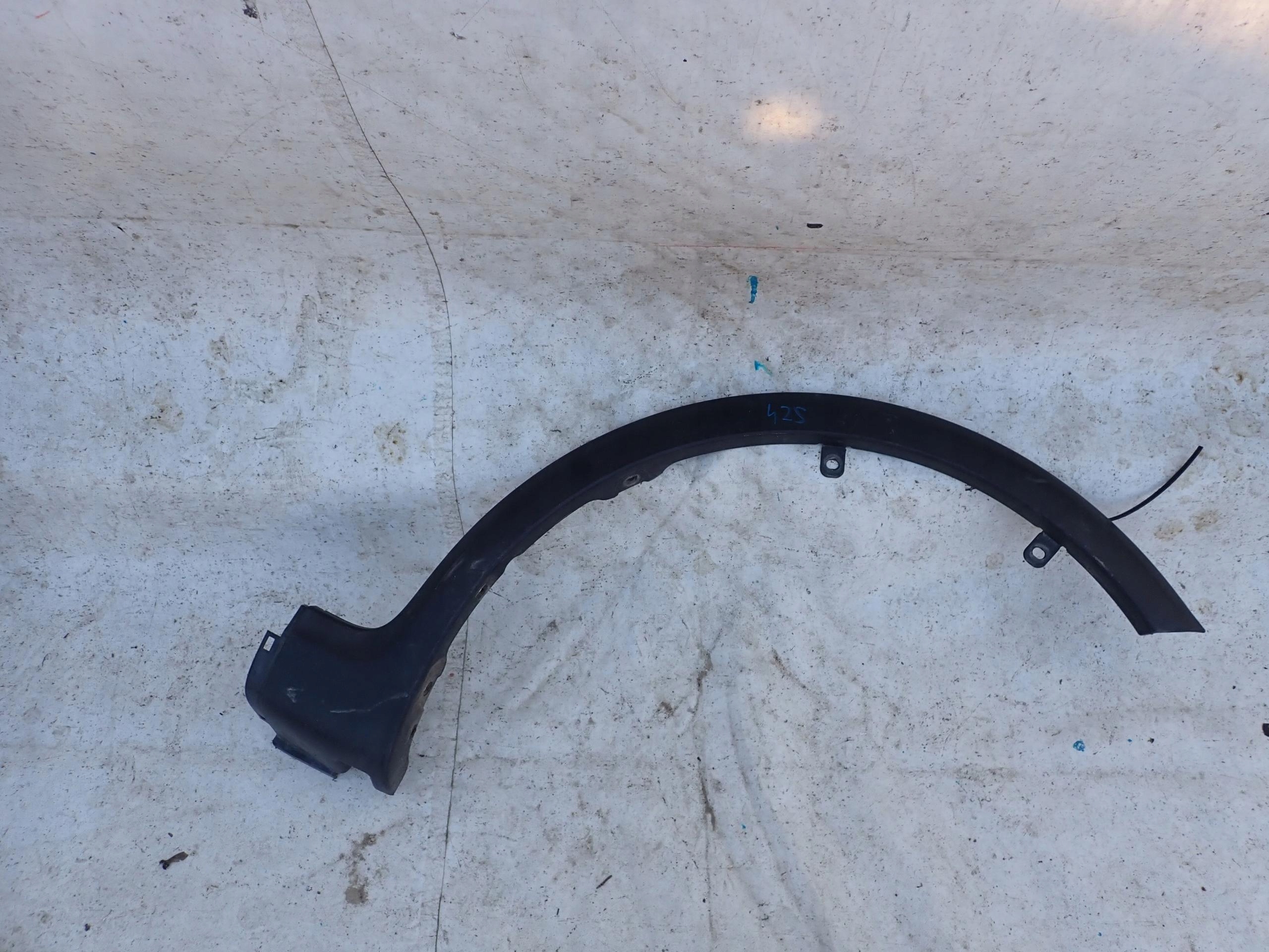 SUZUKI SX4 lišta blatníku pravá předek 77211-79J0R