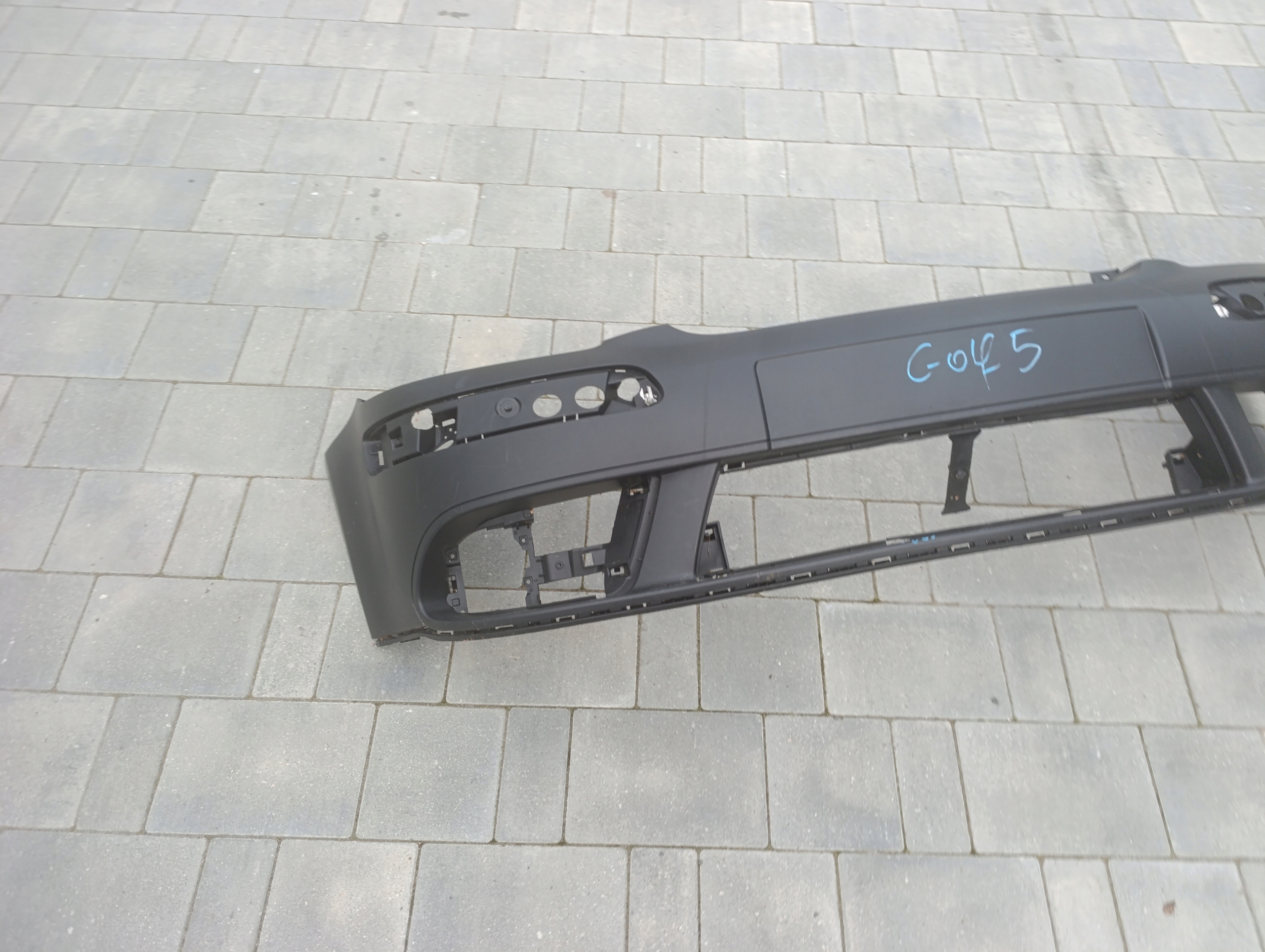 stoßstange vorne vorne VOLKSWAGEN GOLF 5