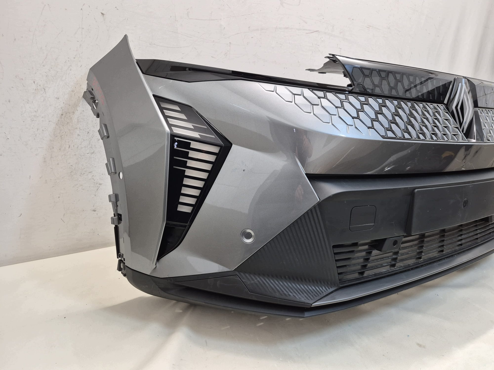 RENAULT SCENIC V 5 E-TECH 24- bumper front front PDC RADAR 620263121R