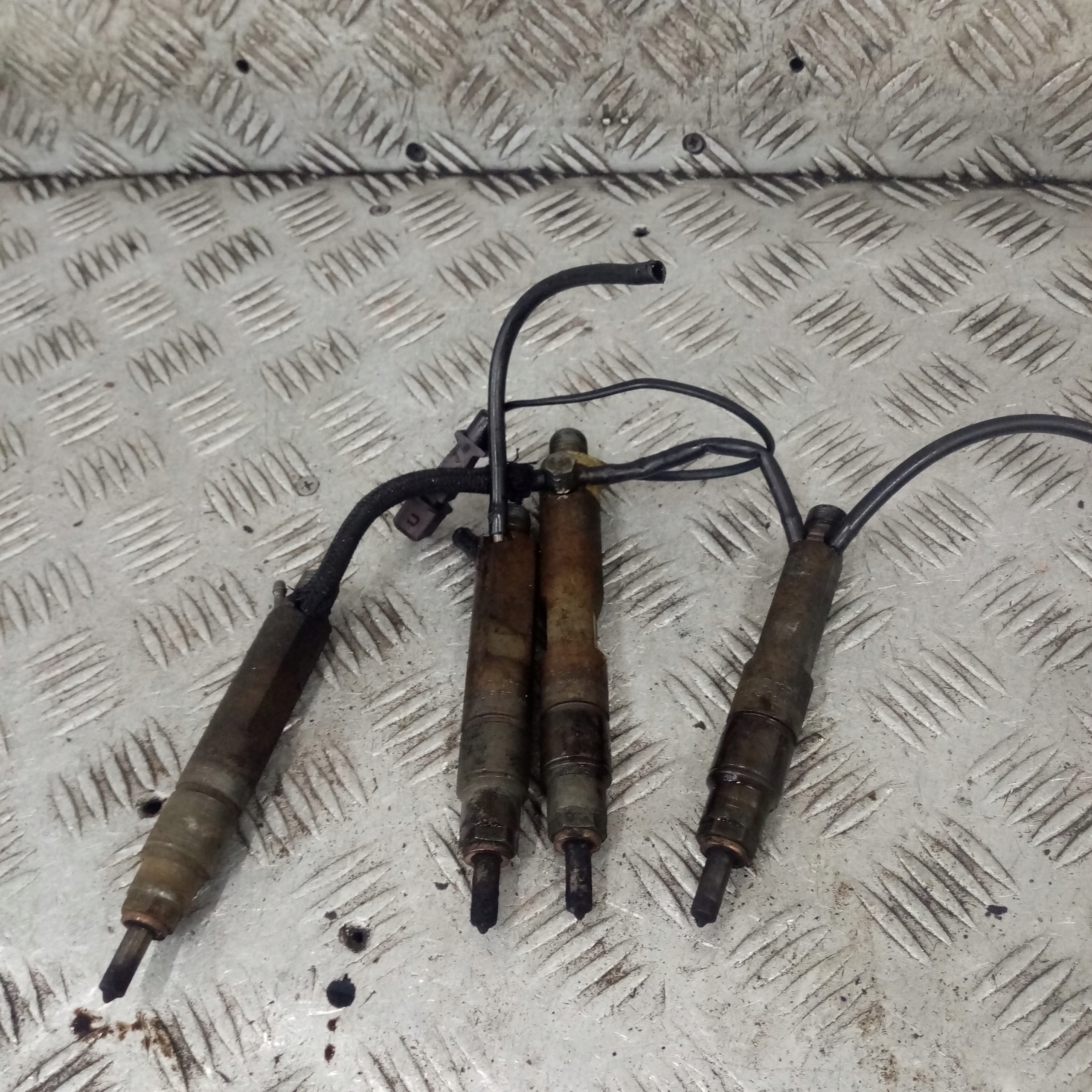 Einspritzdüse Einspritzdüse KOMPLET AUDI A4 B5 028130201J 028130201G