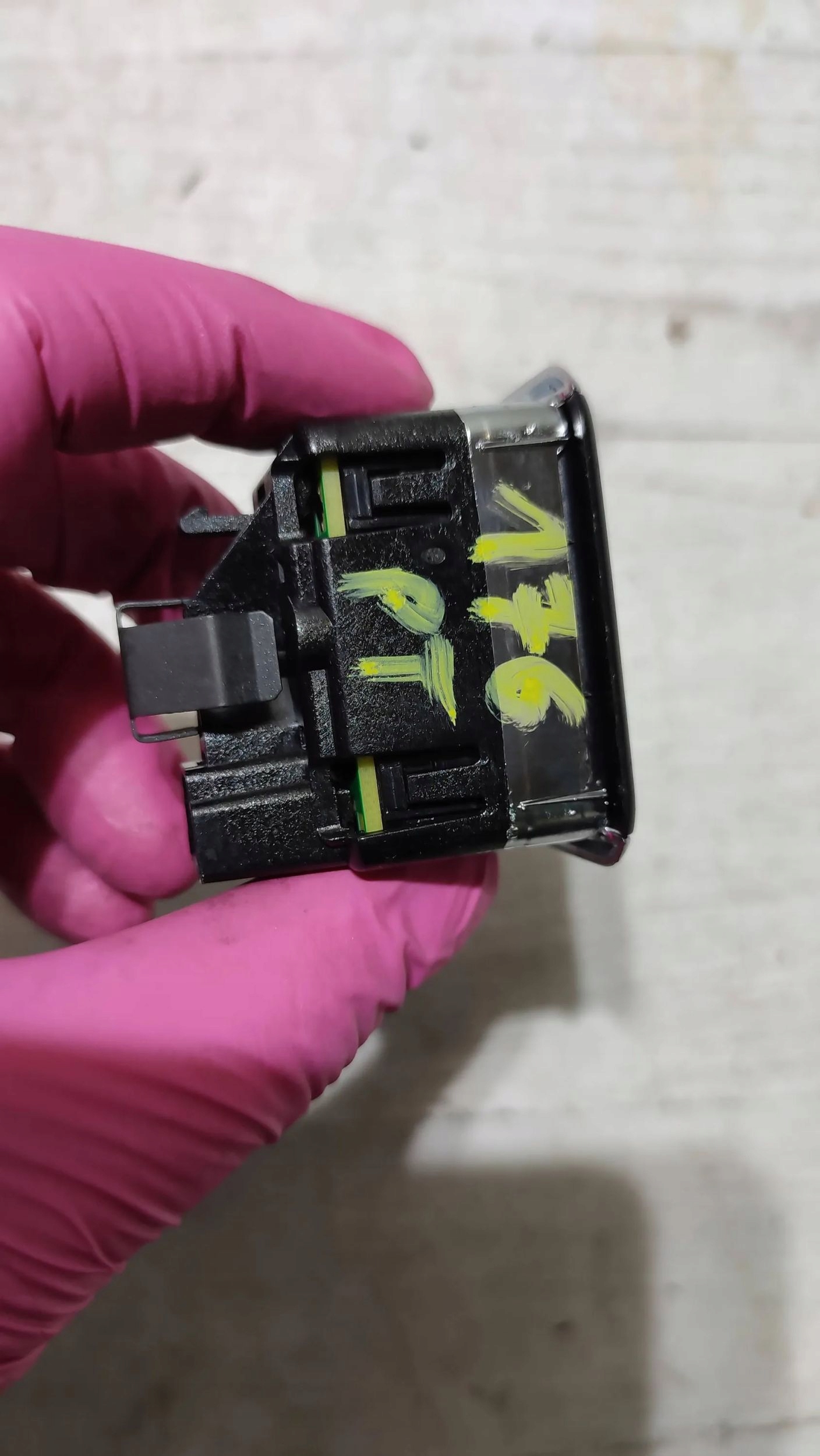 Mercedes-Benz A W176 2017 switch windows