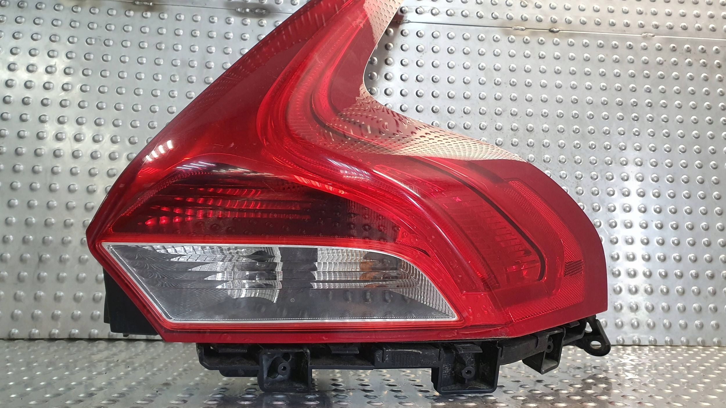 light rear part right VOLVO V40 II 31395845 12