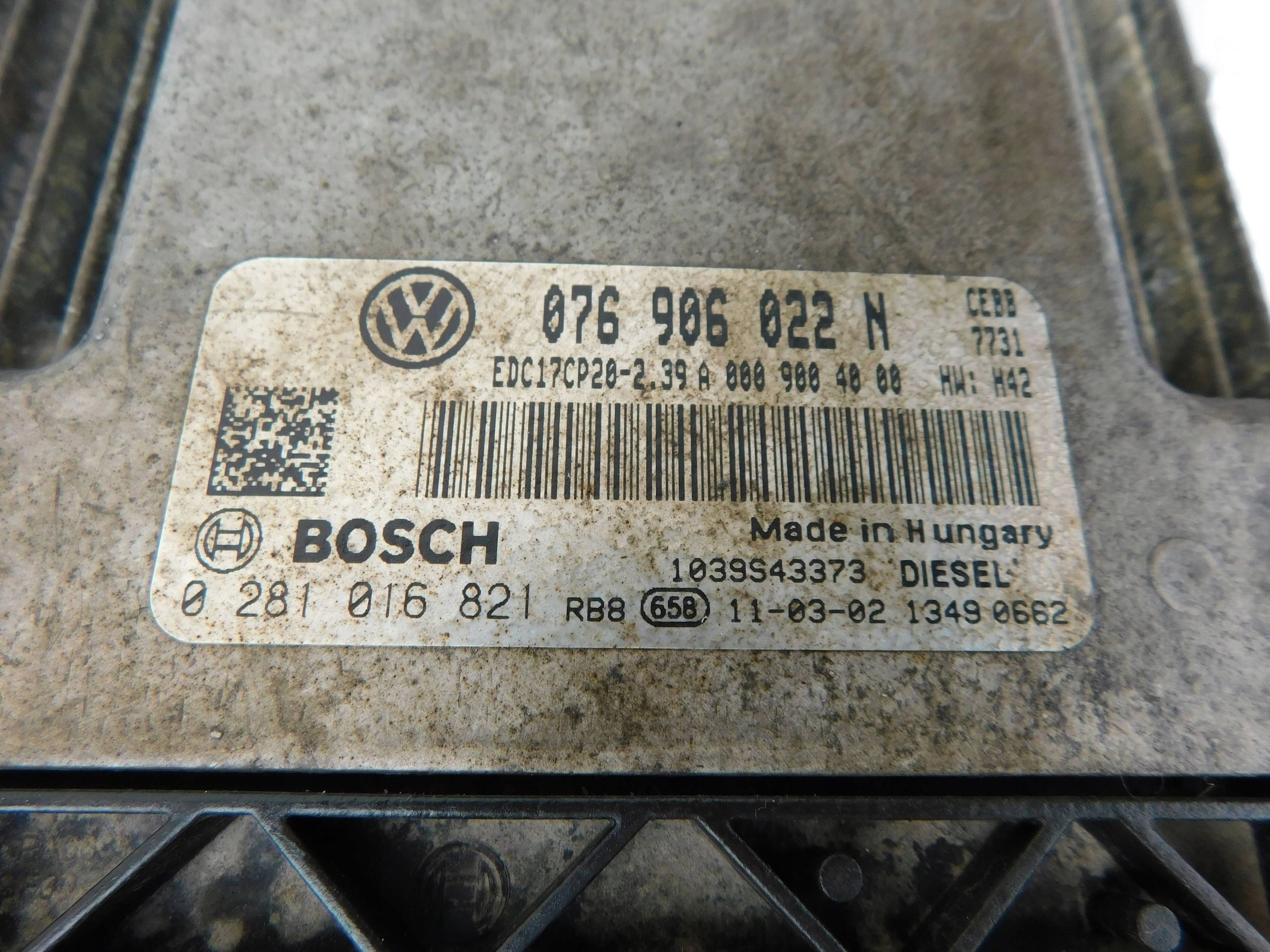 VW Crafter 2.5 tdi computer control unit of the engine OEM 076906022N