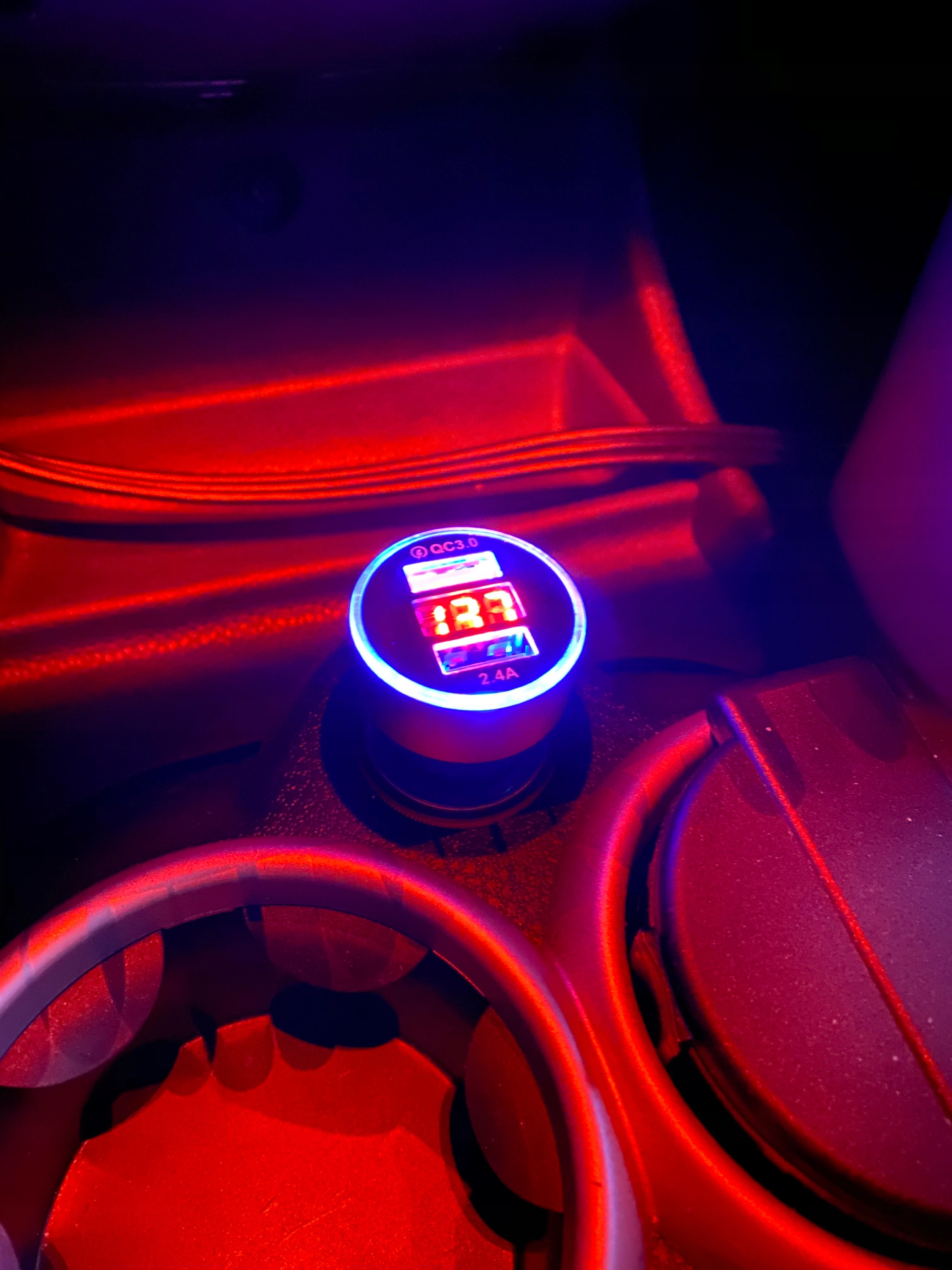 SZYBKA ŁADOWARKA SAMOCHODOWA USB QC 3.0 MIERNIK NAPIĘCIA AKUMULATORA LED Producent Co2