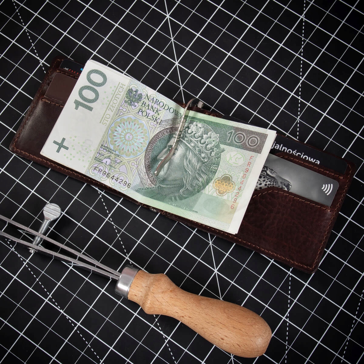 Malá Kožená Peněženka s Klipem na Bankovky a Karty Hnědá Belveder BW58