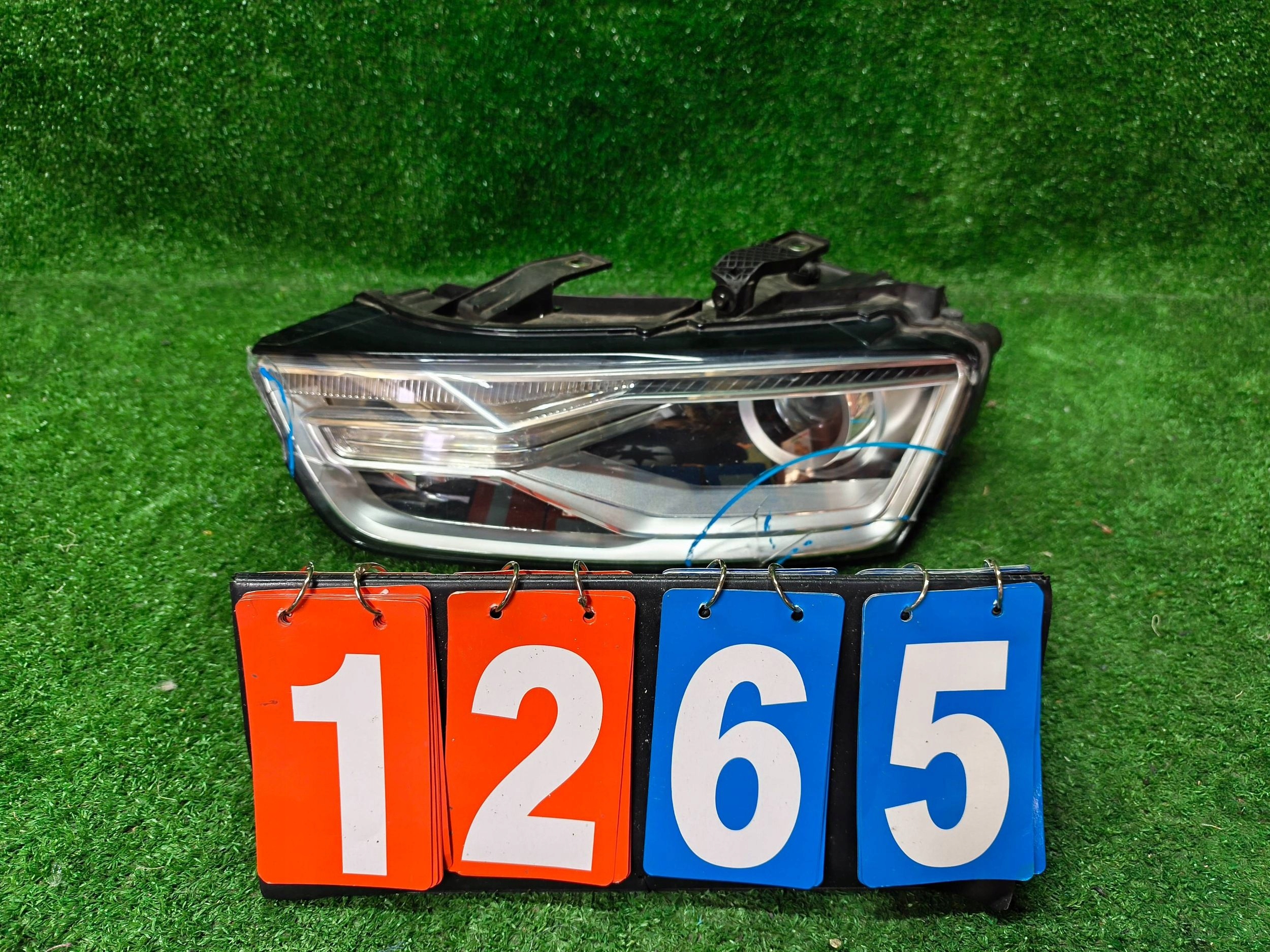 REFLEKTOR levý předek AUDI Q3 8U 16- XENON LED NR.1265