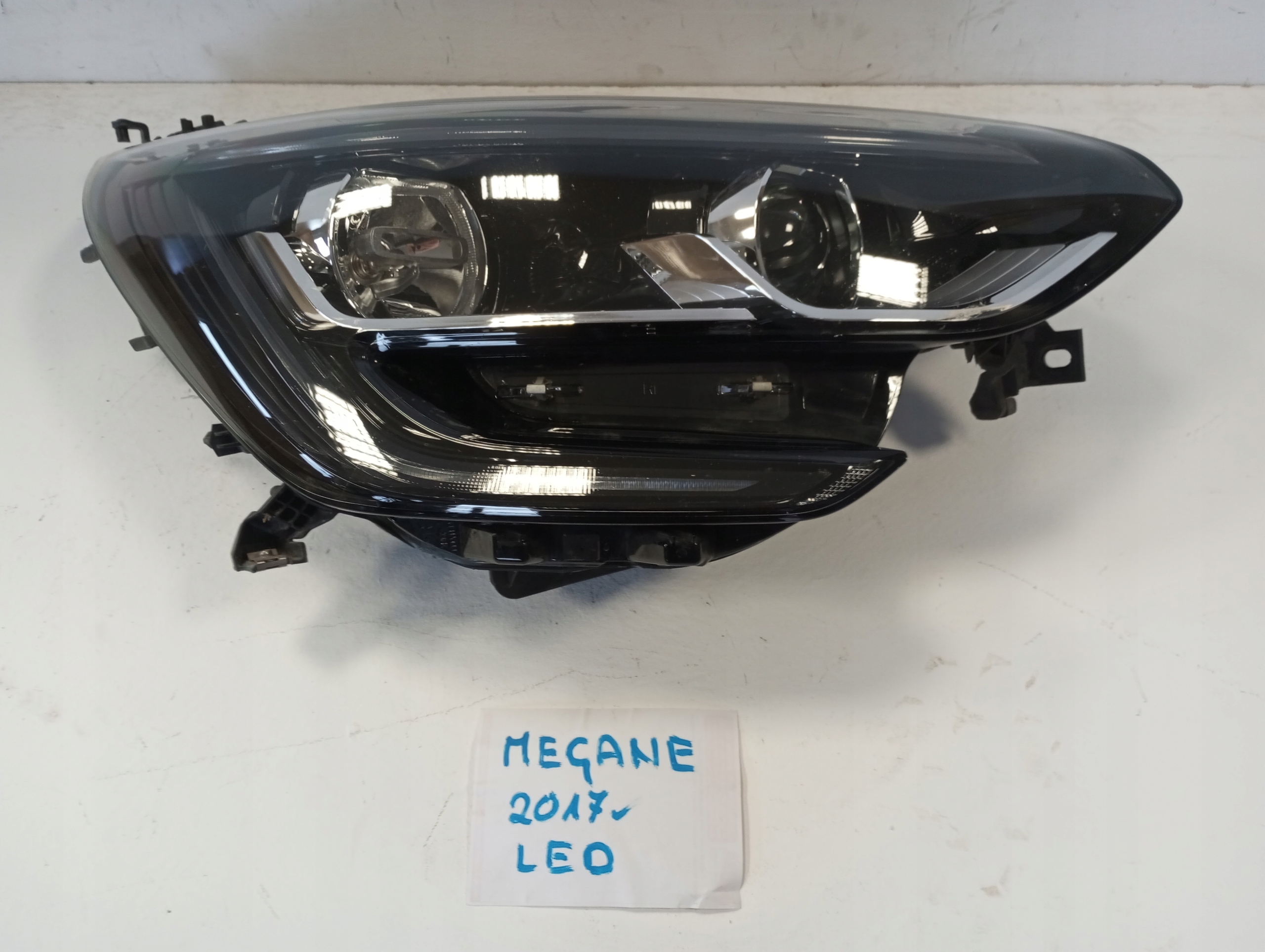 light RENAULT MEGANE IV 17R LED front front right
