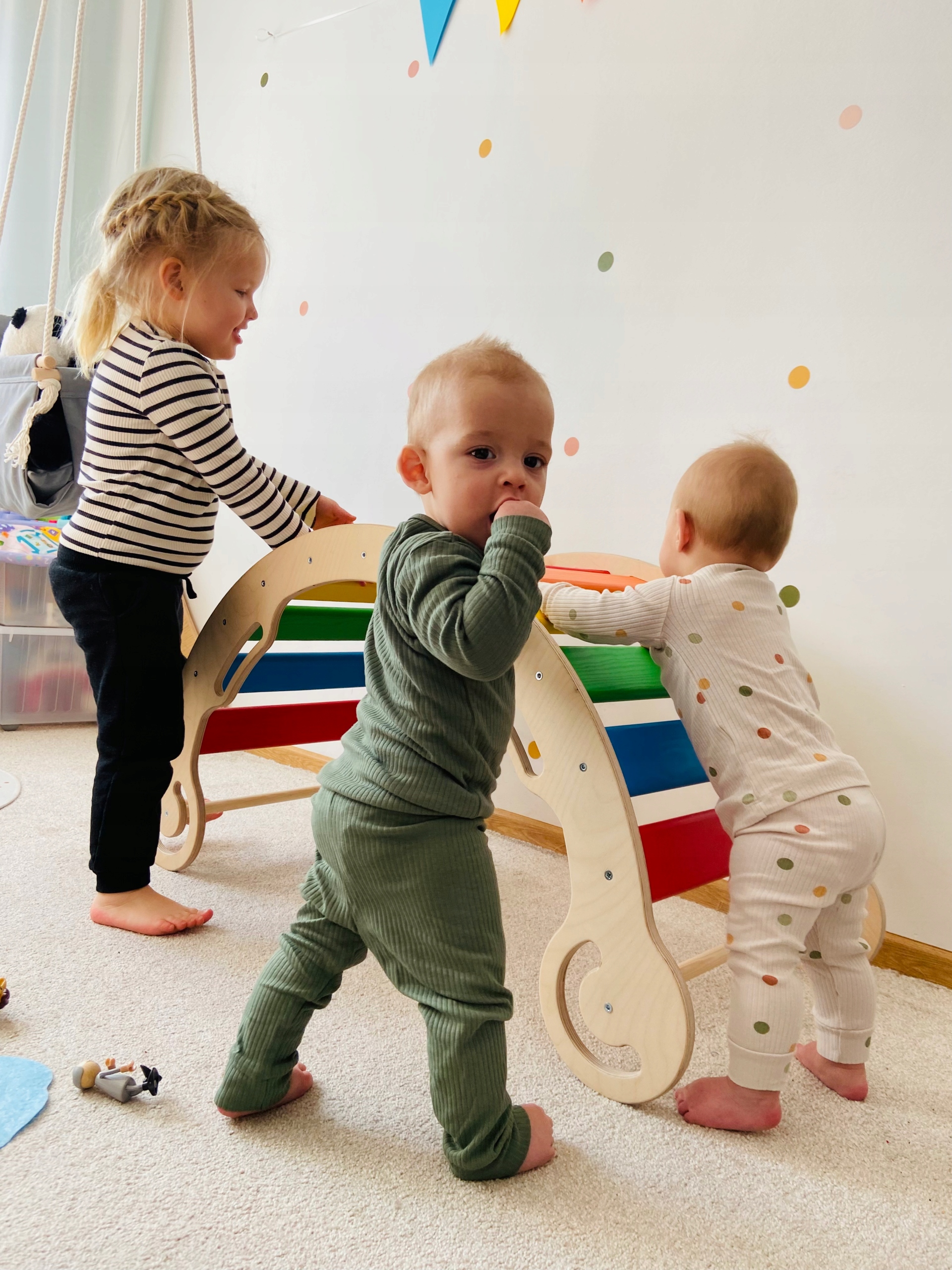 Bujak Montessori kolorowy, bujak dla dzieci- Leo tęcza - Duży Rodzaj bujaki