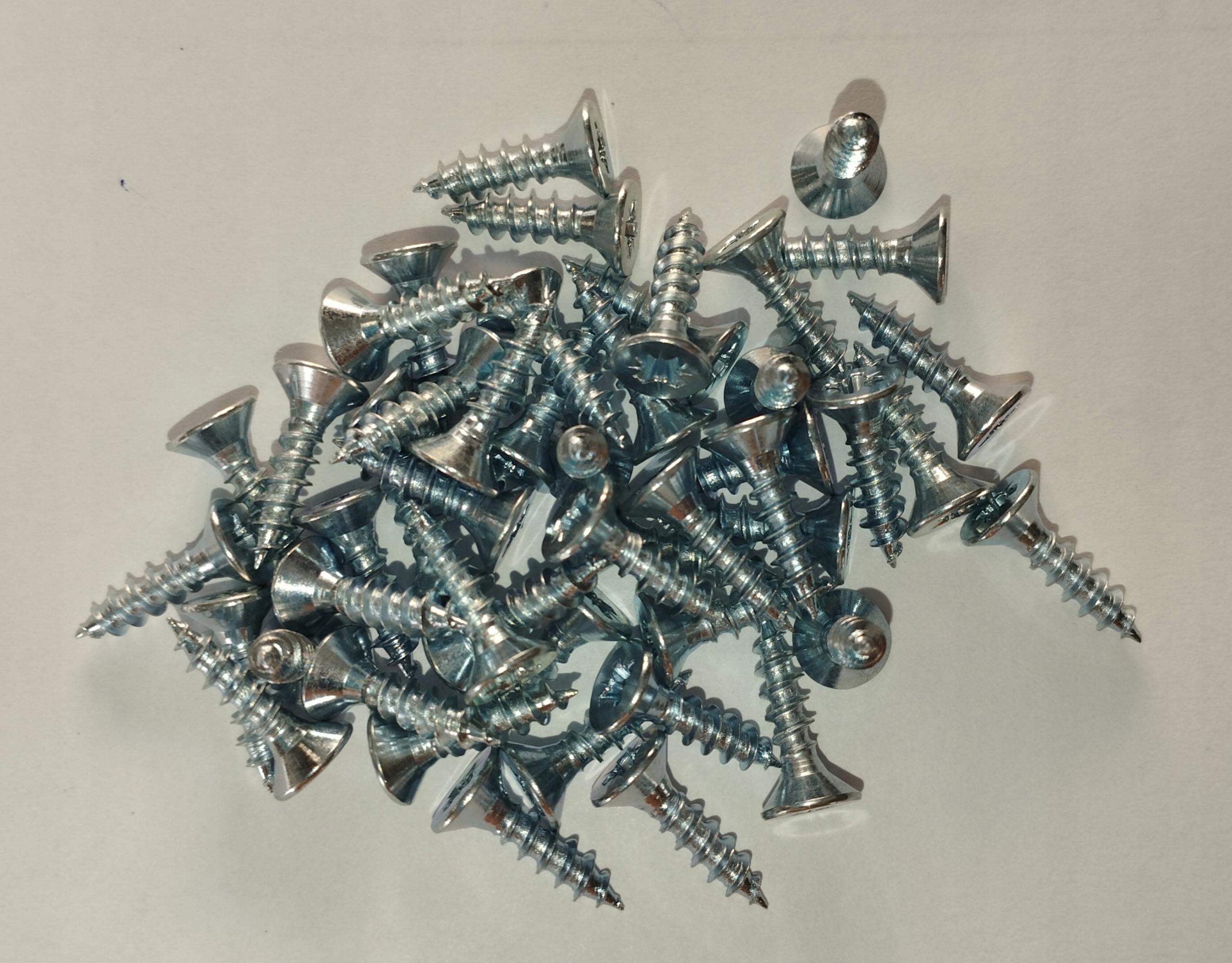 Vruty do dřeva 3,5x16 kalené 5 kg kuželové, plný závit, barva Stříbrná