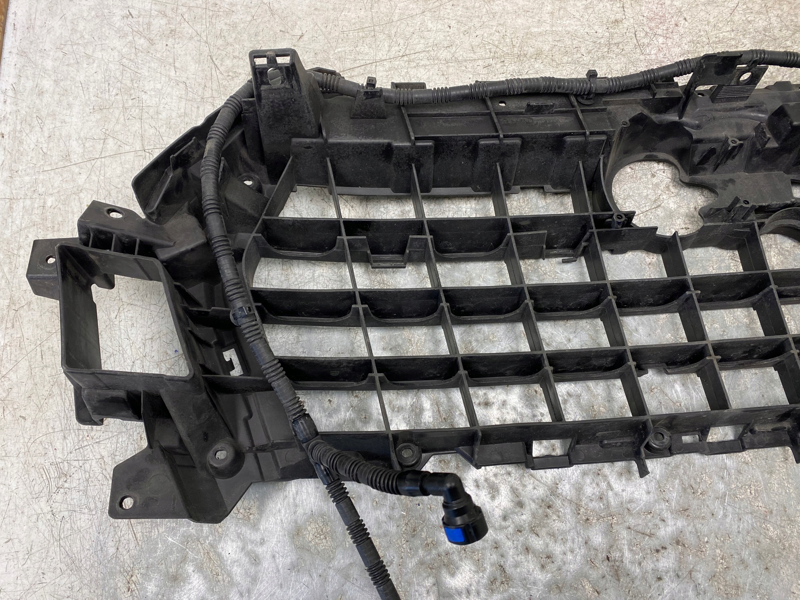 AUDI Q7 4M0 Halter Grill Grill 4M0807233C