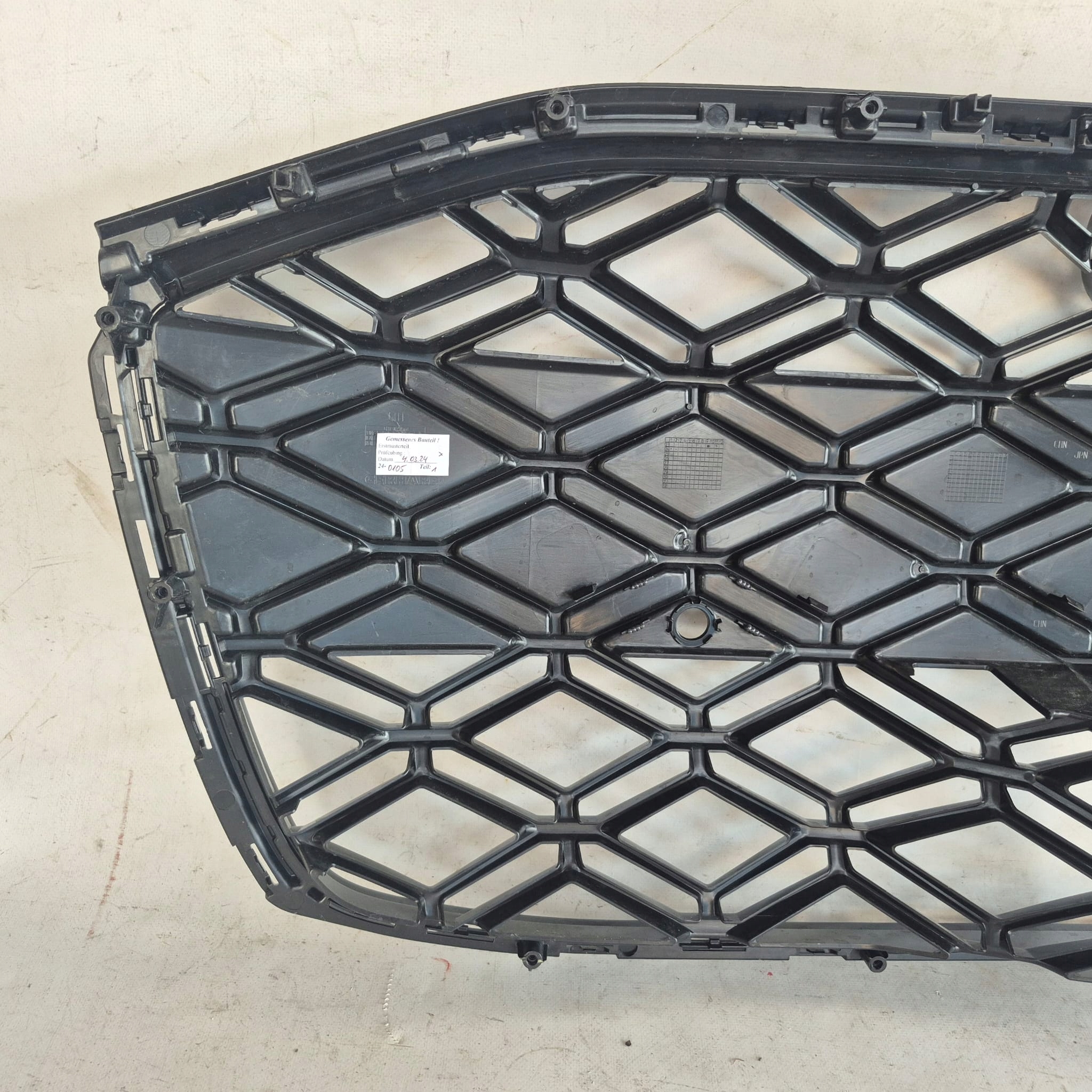 AUDI RS5 8B3 25- grill grille radiator 8B3853651C