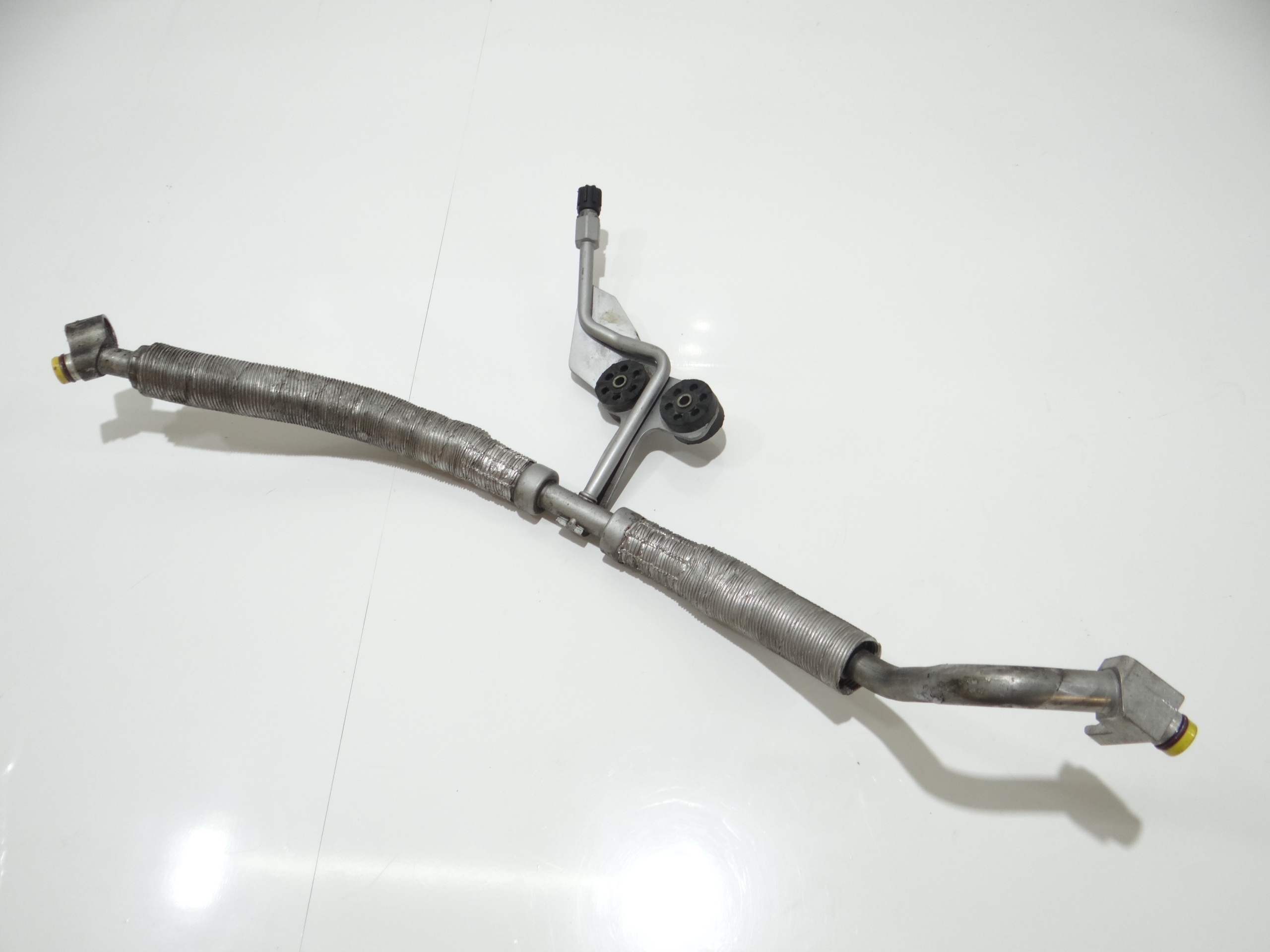 prijenos klimatizacije BMW E60 N62B44A 6911945