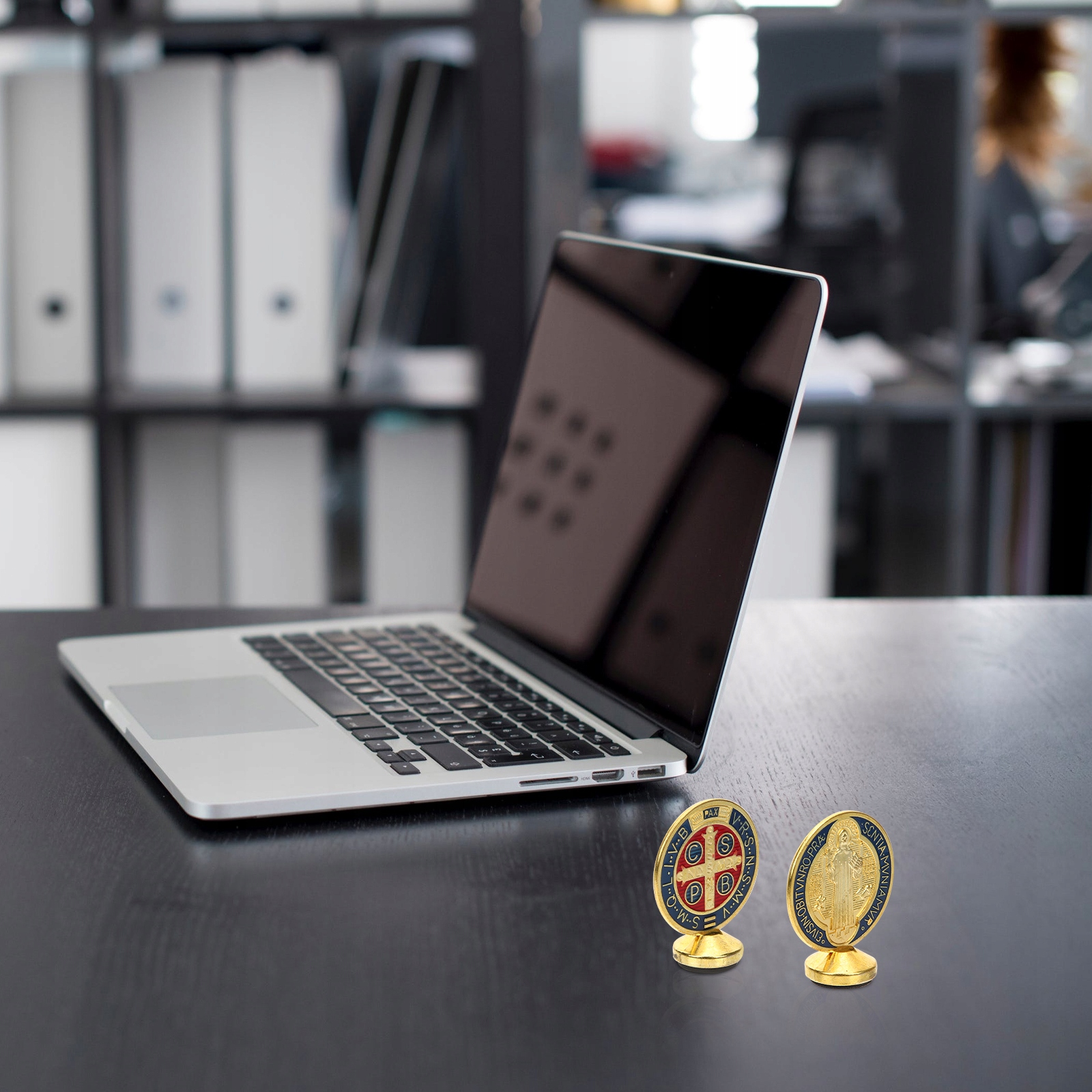 DEKORACJE MEDALIKA ŚWIĘTEGO SAMOCHODU SCENA NAWITYWNOŚCI Z METALU Marka bez marki