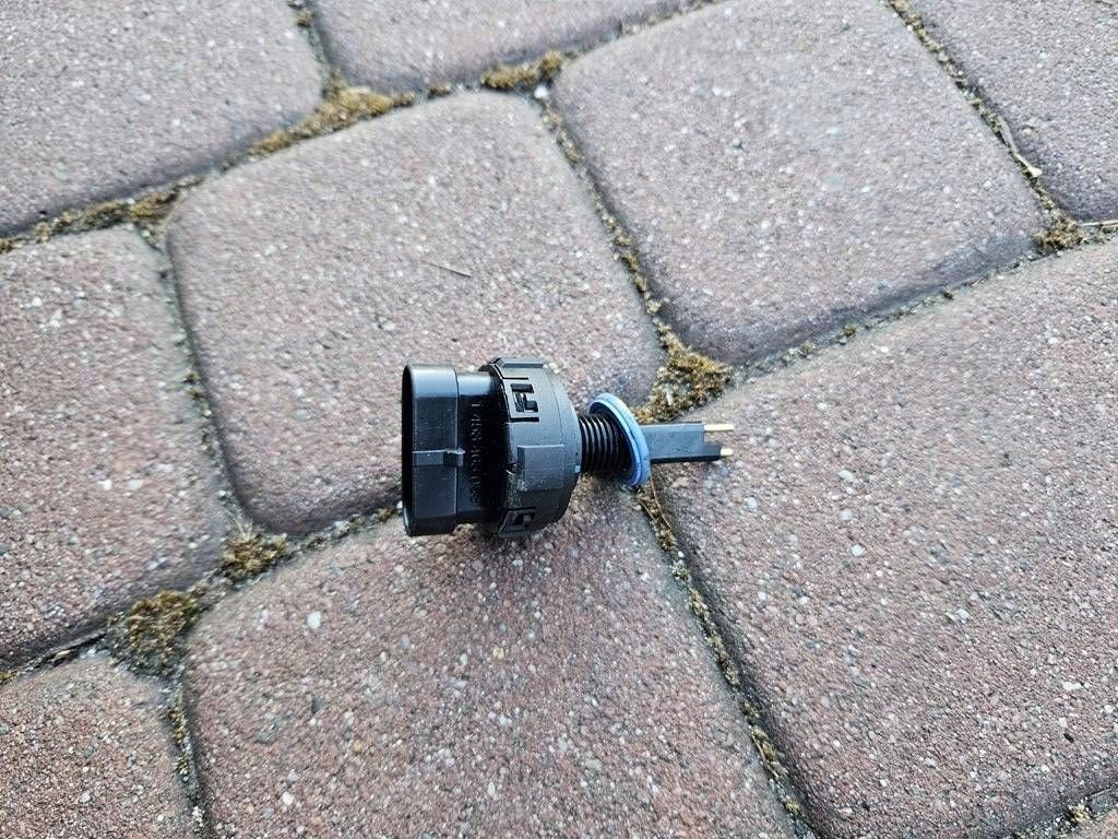 Sensor temperatury des Kraftstoffsbehälters filter 1.3D 1.3CDTI Opel Corsa E 1453465053