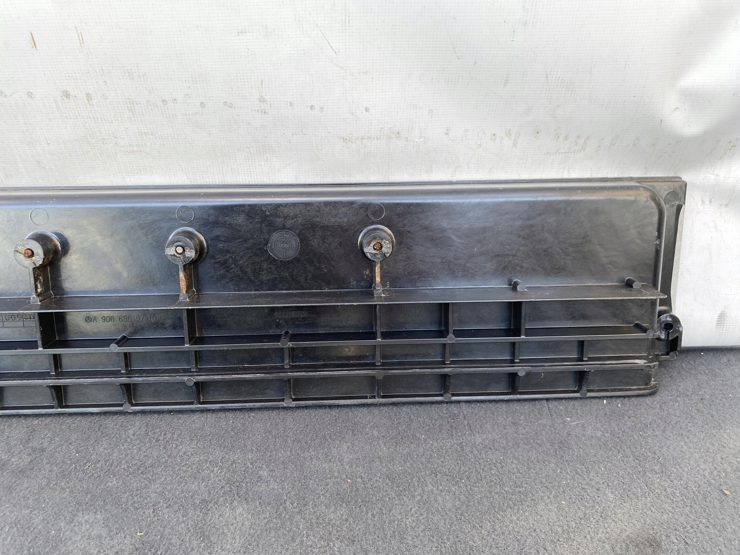 SPRINTER 906 VW CRAFTER 06- STOPIEN cap threshold door PRAWYCH A9066860710