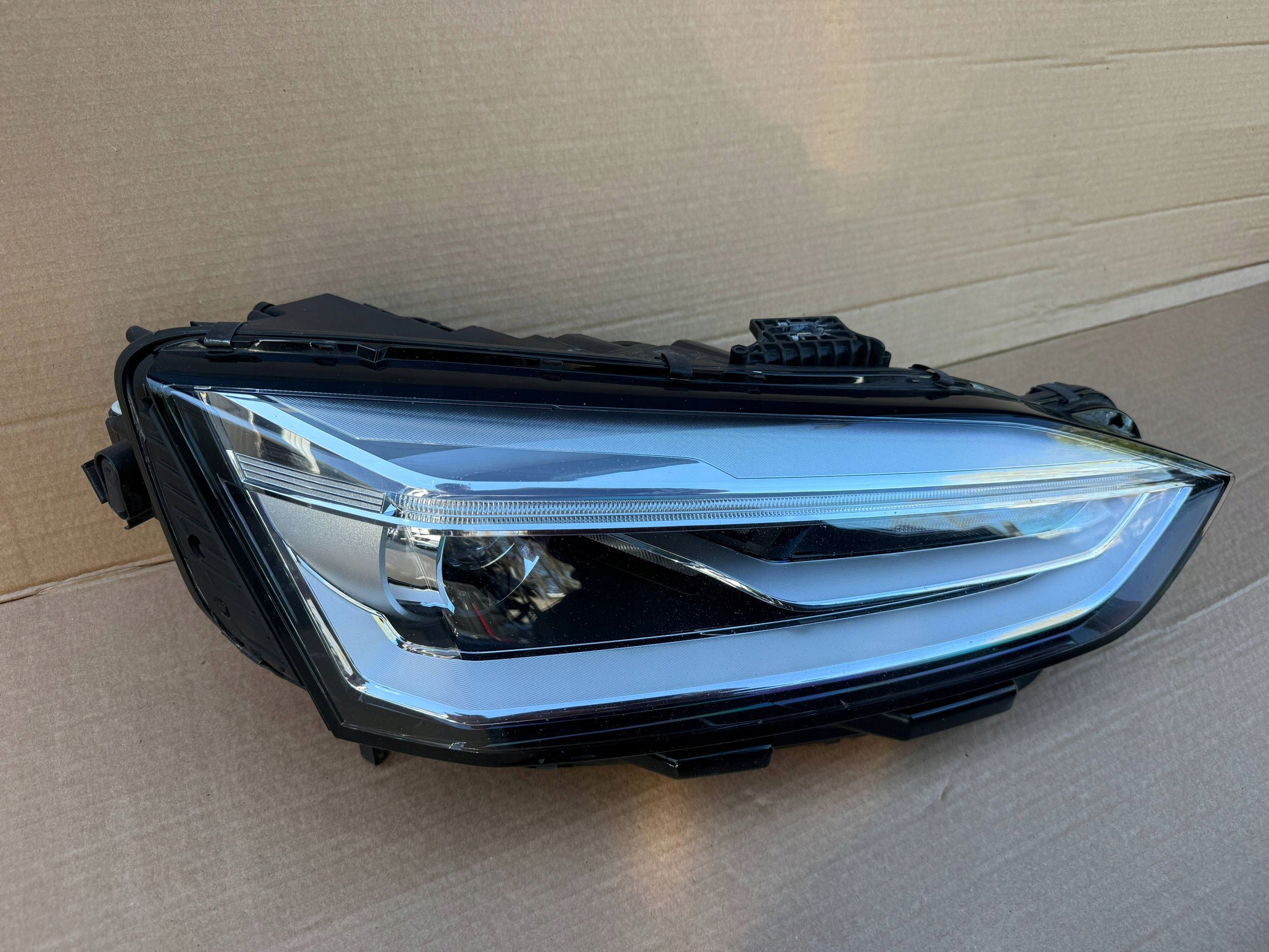Audi A5 8W Xenon 16- light right front front 8w6941006c