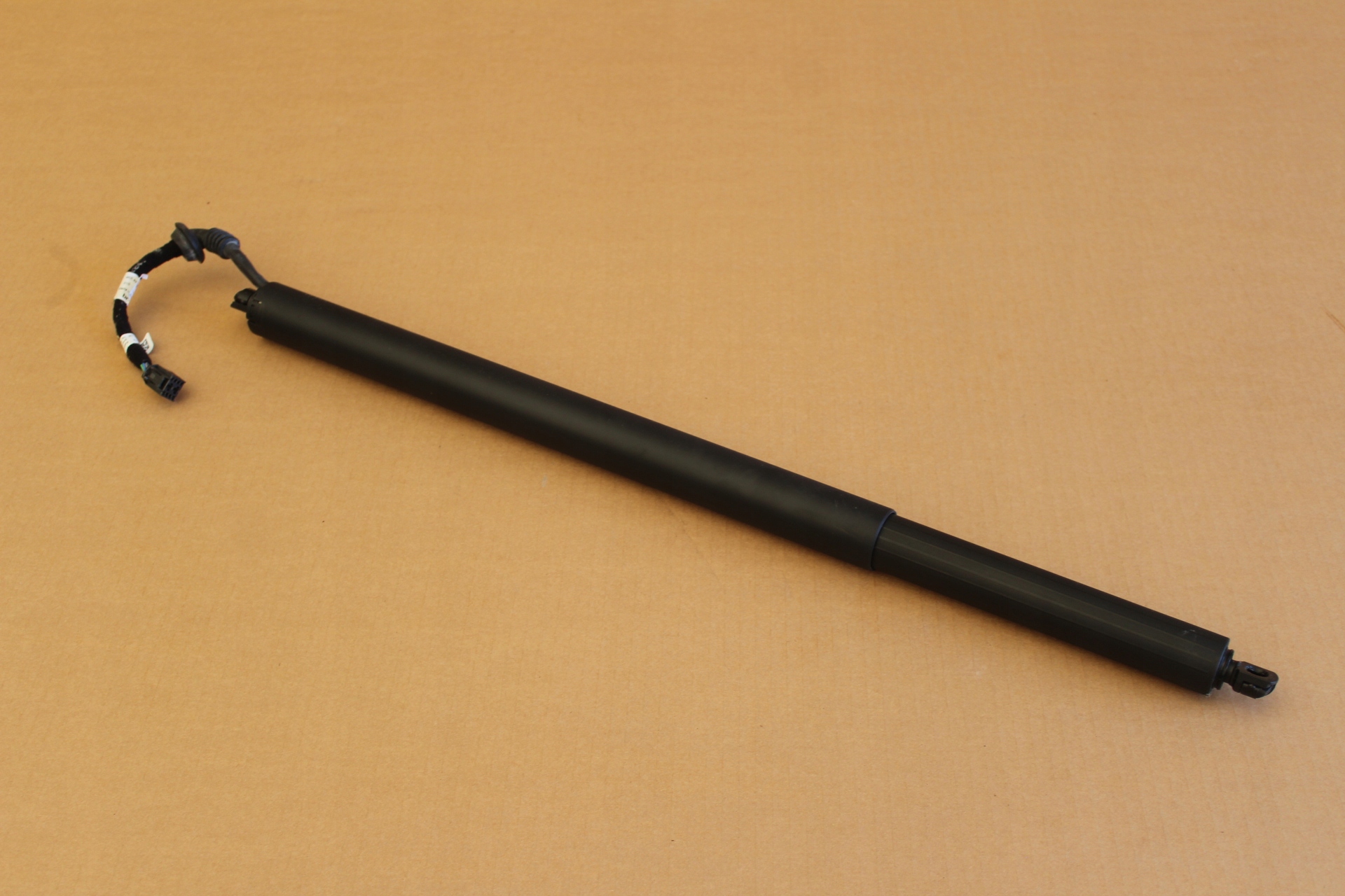 Ел. замок кришки ЗАД. Audi е-трон 55 4ke827851a