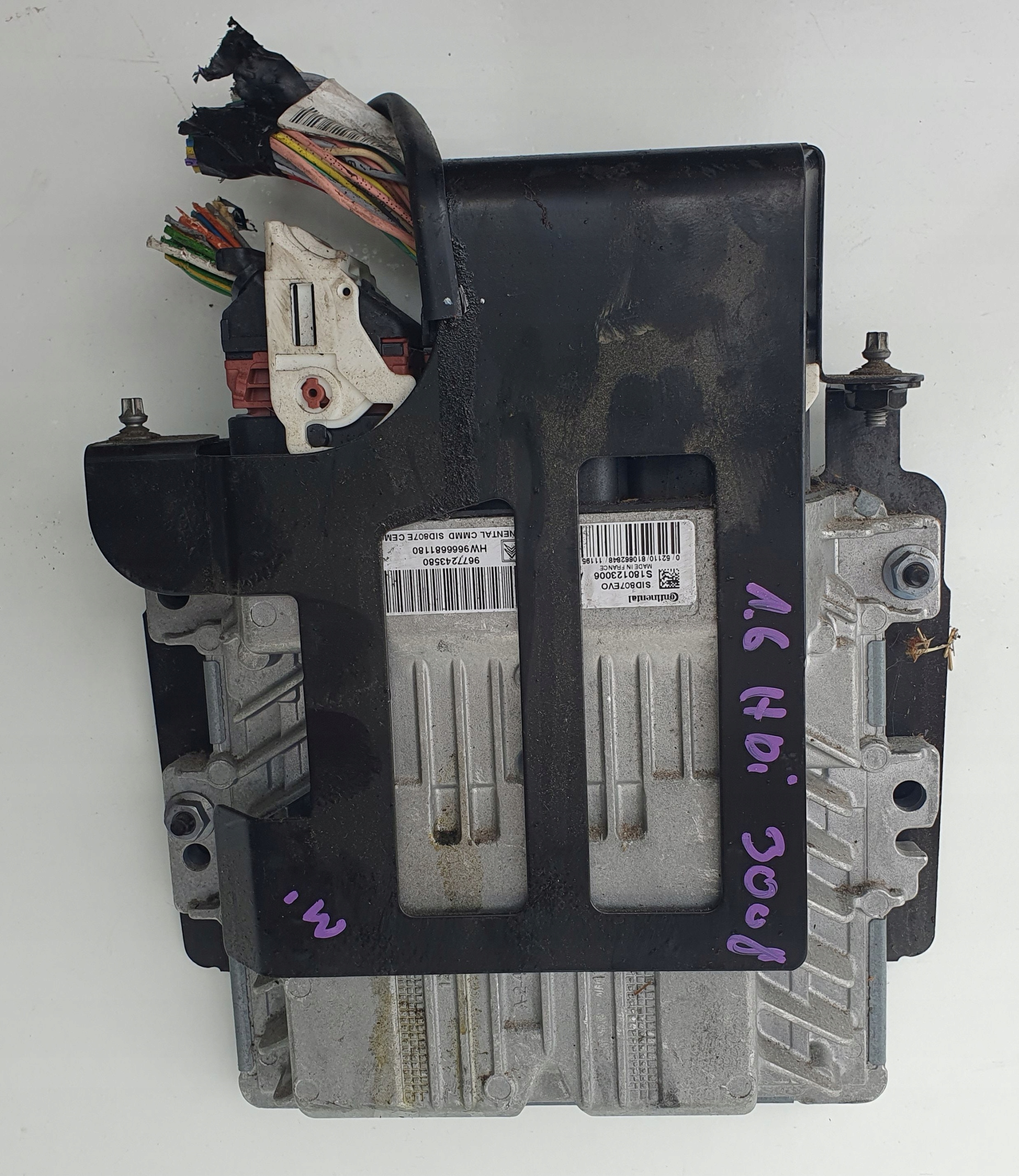 Peugeot 3008 1.6 E-hdi computer control unit of the engine