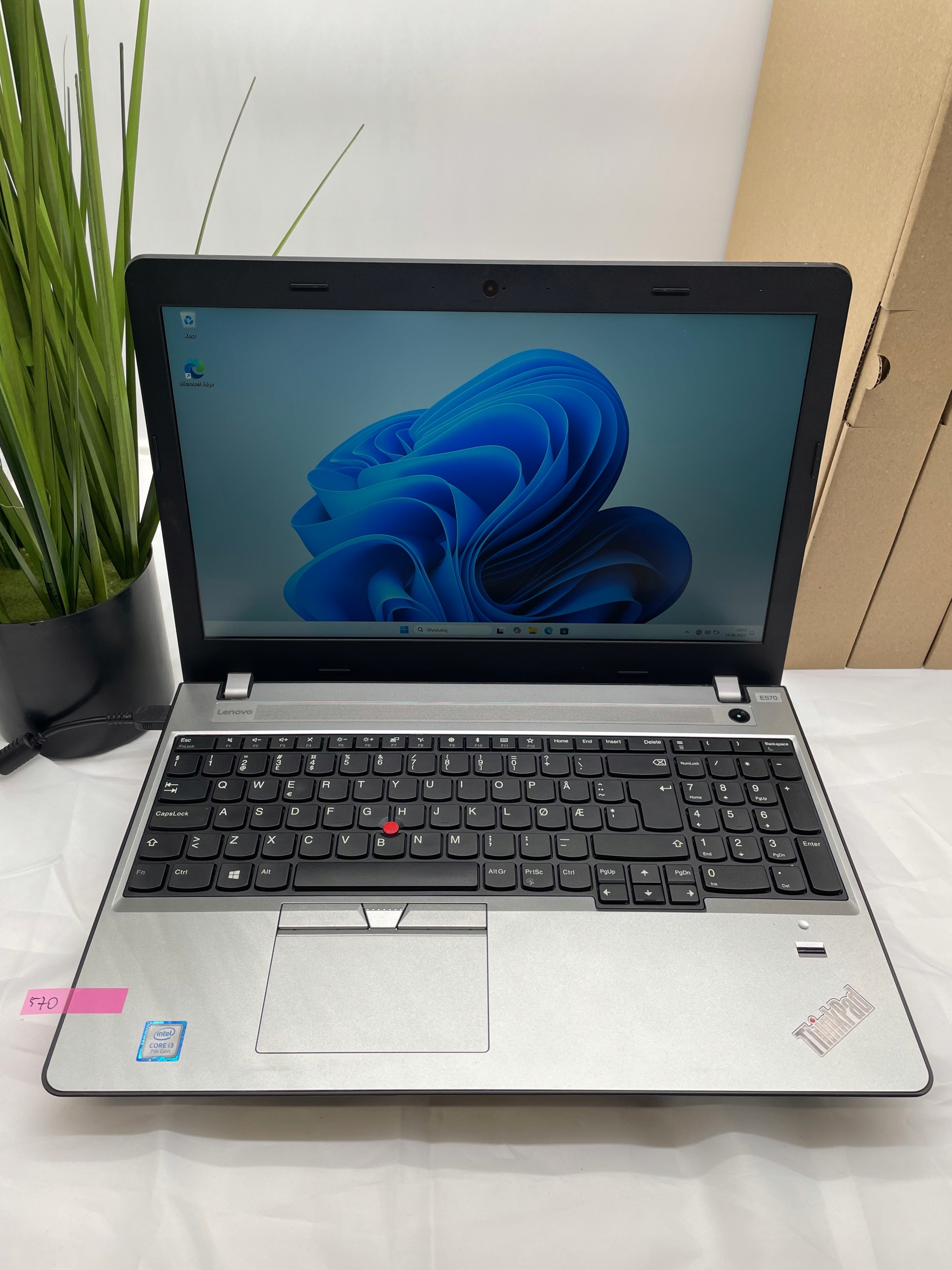 Lenovo E570 i7-7500U メモリ8GB Lenovo Thinkpad E570 CPU i7-7500U, RAM 8GB, HDD 1TB, Display