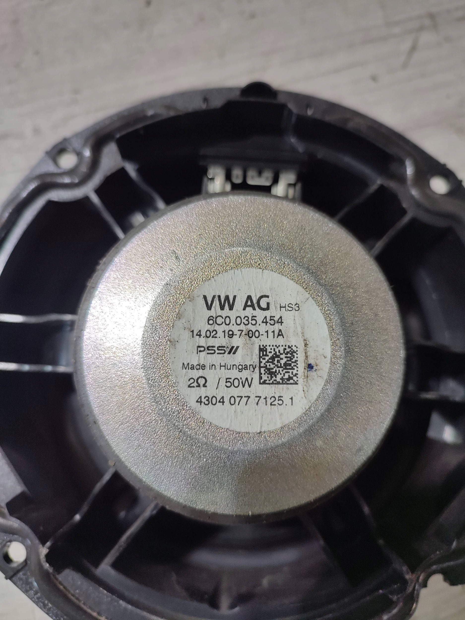 Seat Arona 2019 front left speaker door przednich