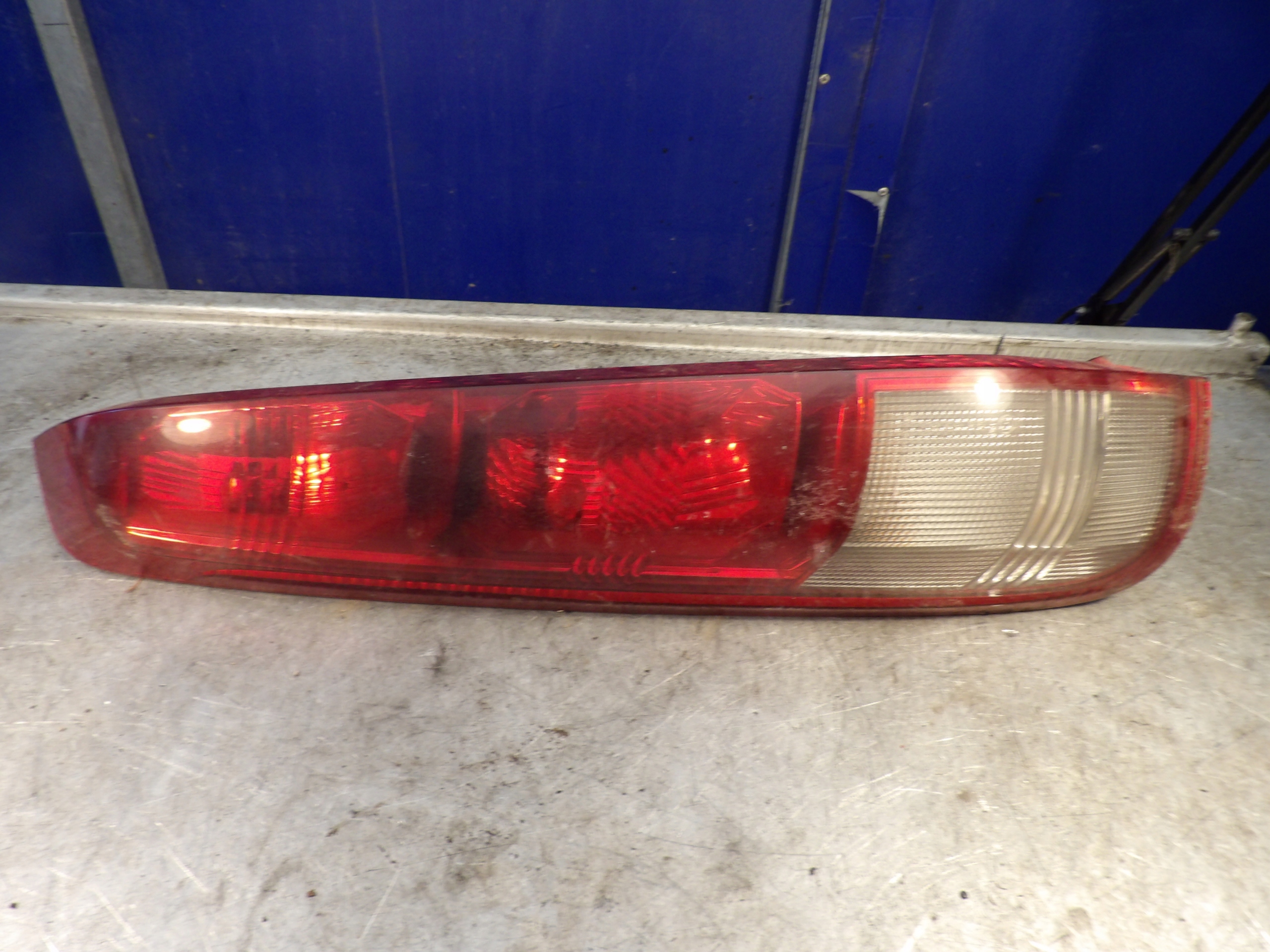 Nissan X-Trail T30 light rear left