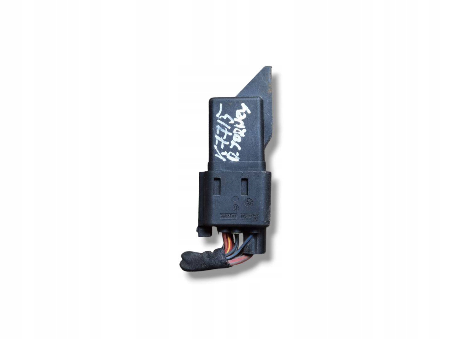 relay plugs zarowych Dodge Journey JC 2010 05033351AA