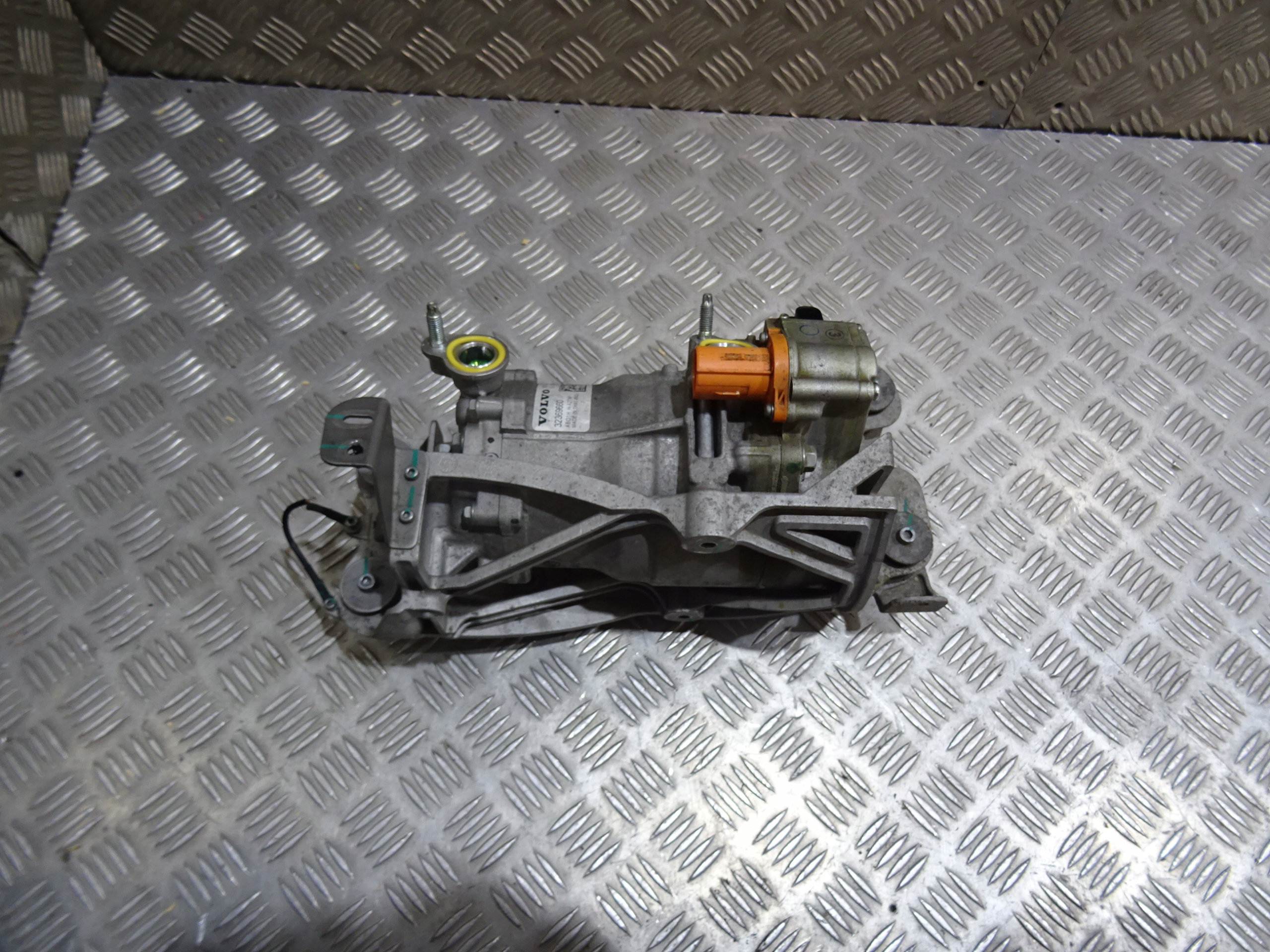 volvo C40 Компрессор кондиционера 32369660