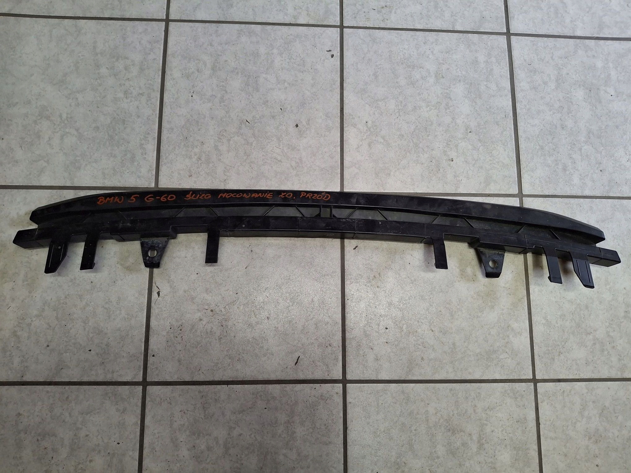 pillar of a bumper front sider BMW 5 G60 G61 2023R->