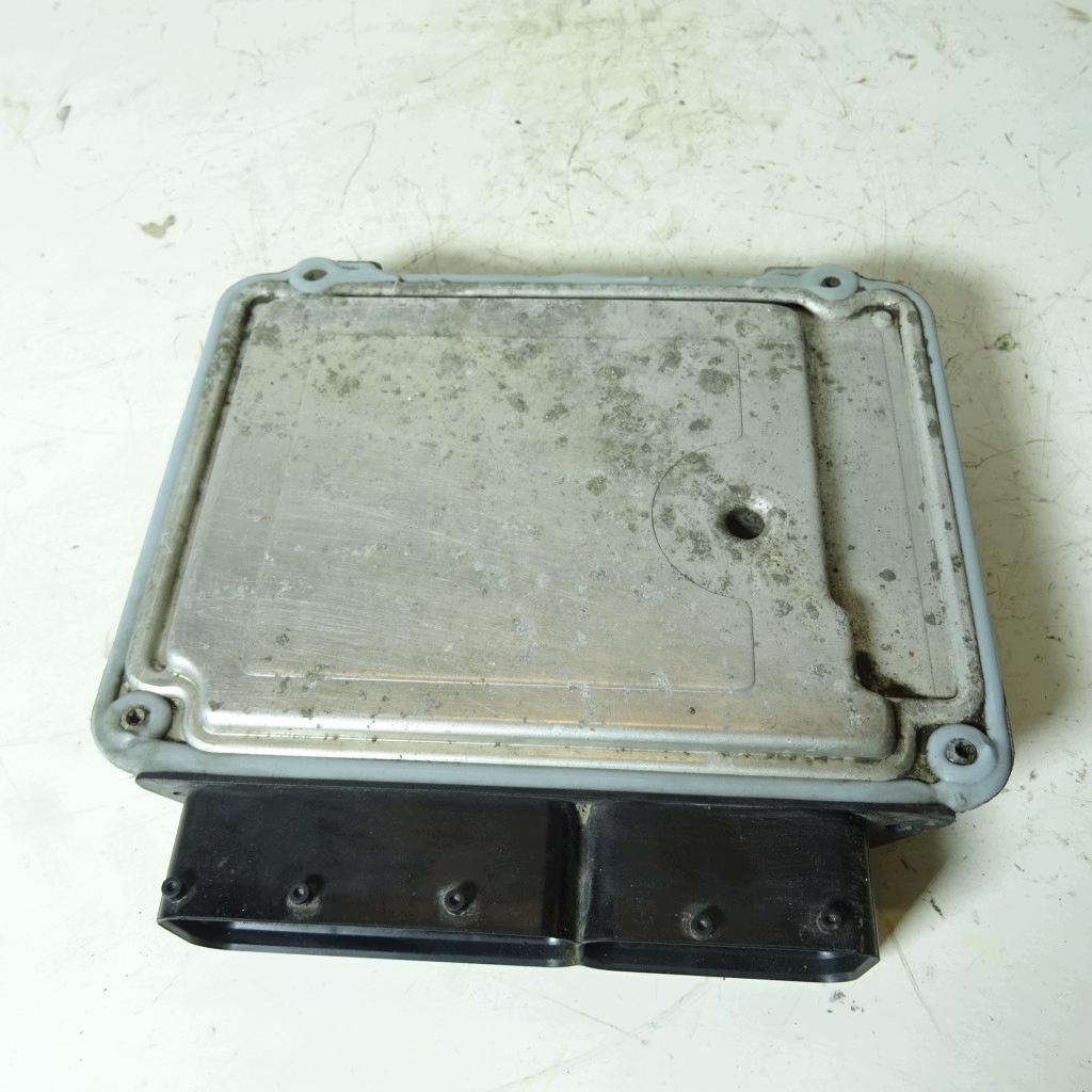 VW PASSAT B6 2.0TDI unité de commande électronique uce moteur 03G906021AC