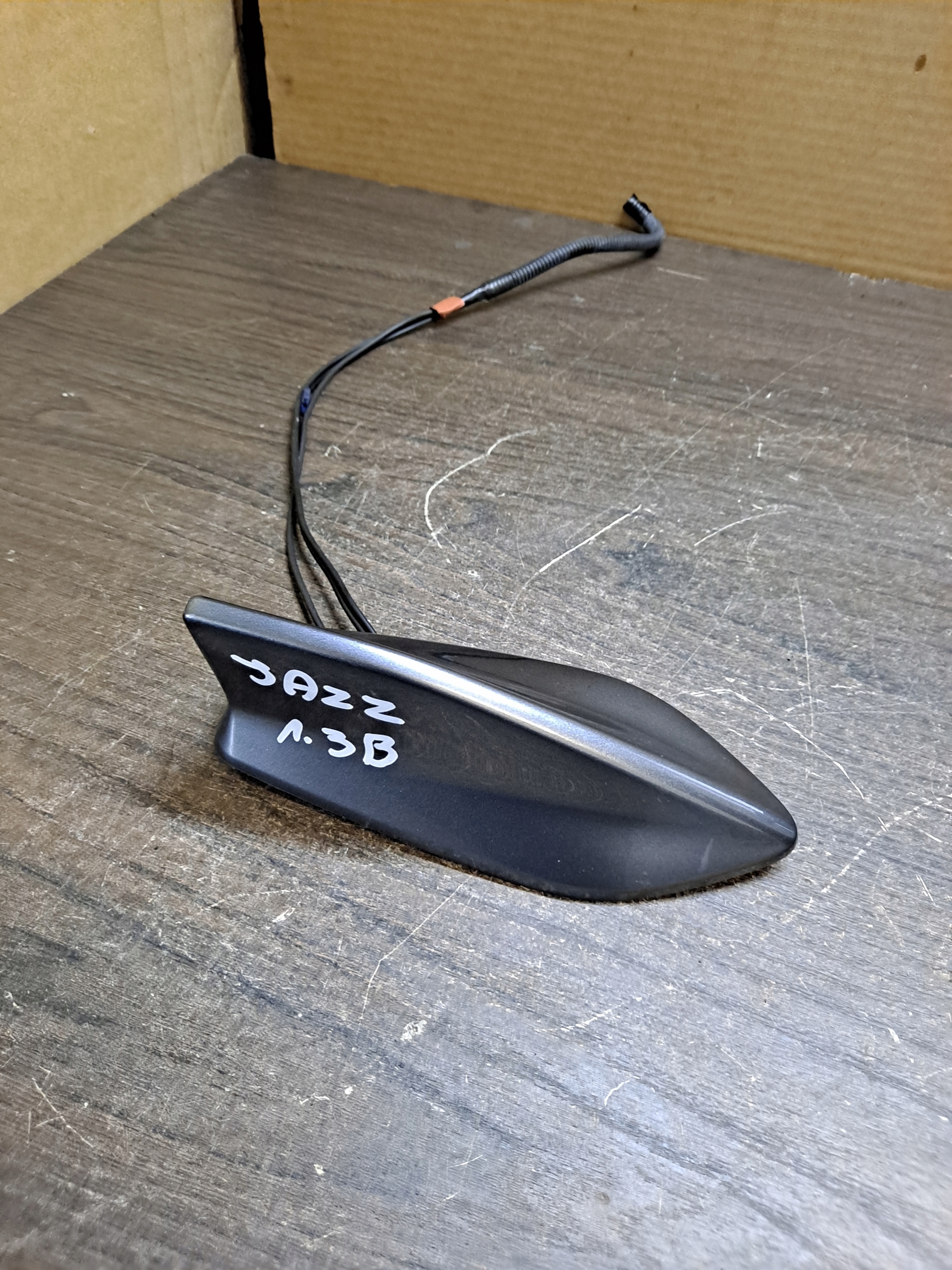 АНТЕНА НА ДАХ HONDA JAZZ IV 15-NH880M