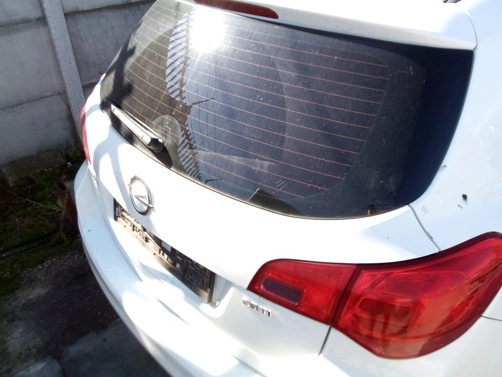Opel Astra J 4 IV kombi boot door rear