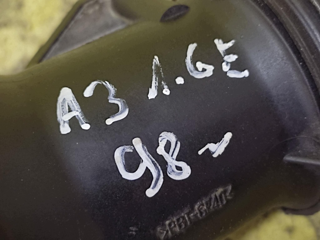 AUDI A3 8L 1.6 flow meter 06A906461B