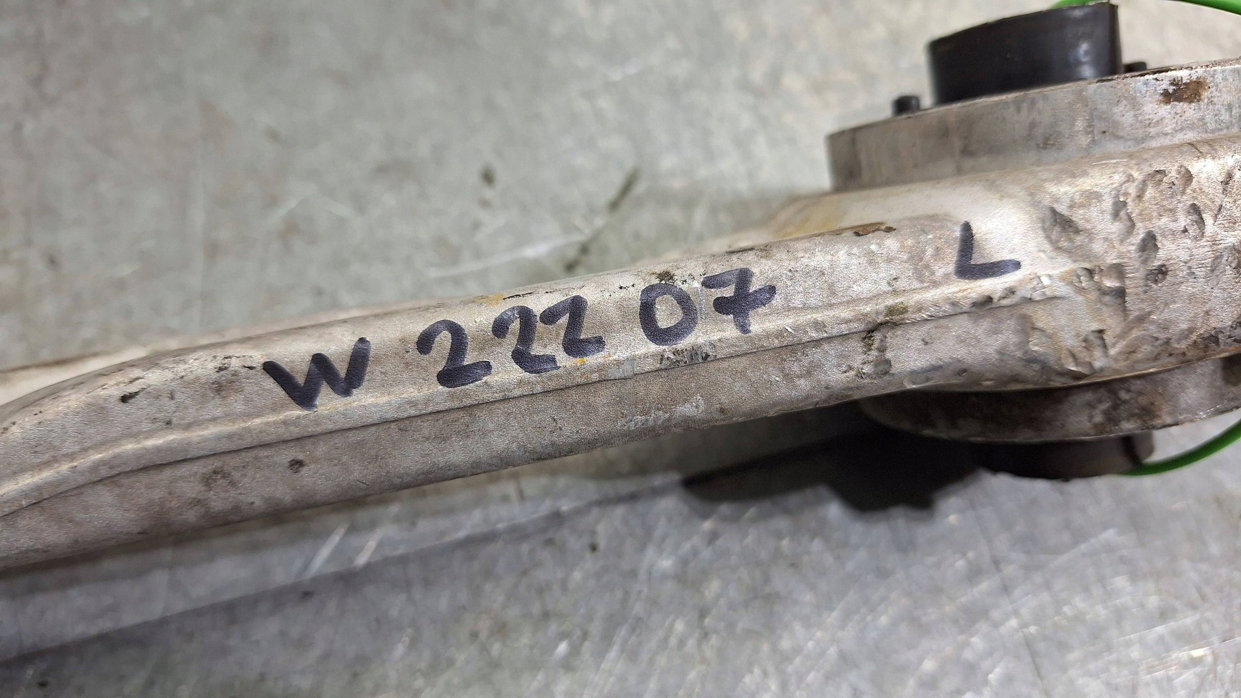 arm left front PROSTY lower 22207 MERCEDES S KLASA W222