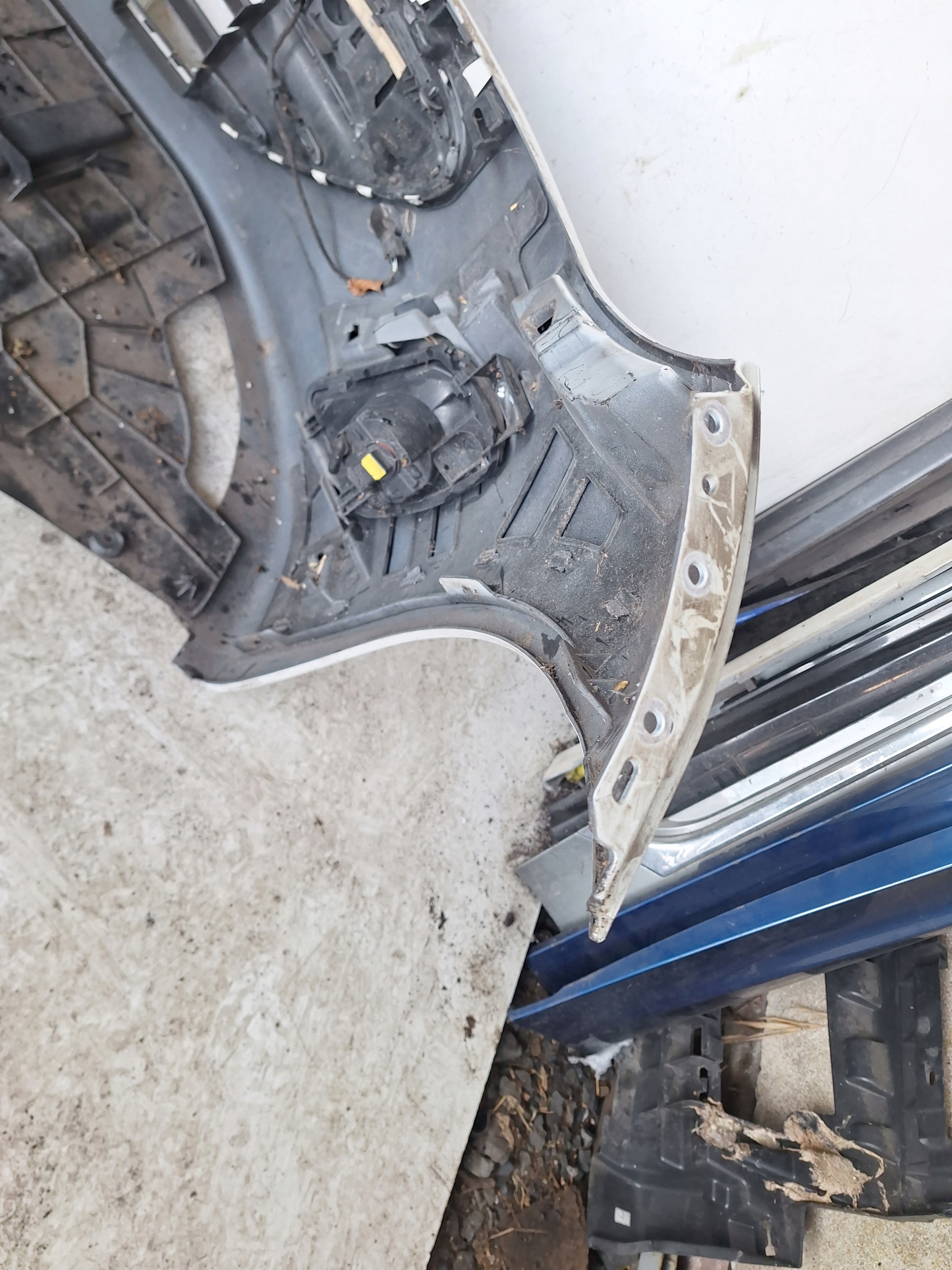 PEUGEOT RCZ 10-13 bumper + PDC