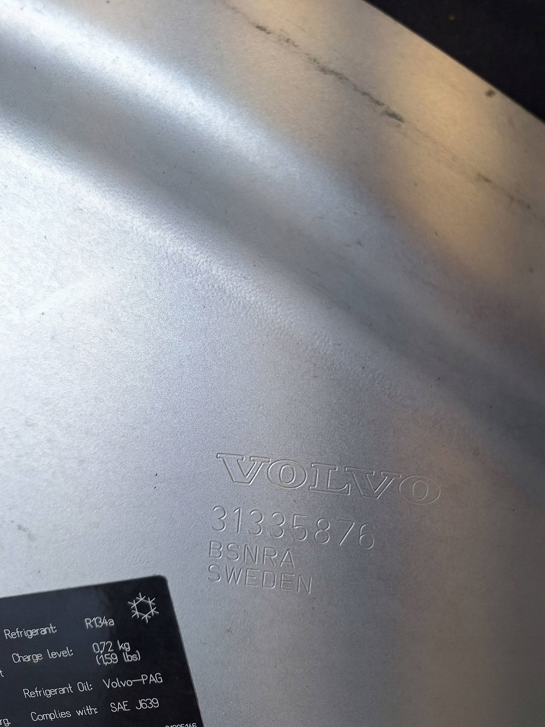 VOLVO XC60 e LIFT 13-16 cofano 31335876