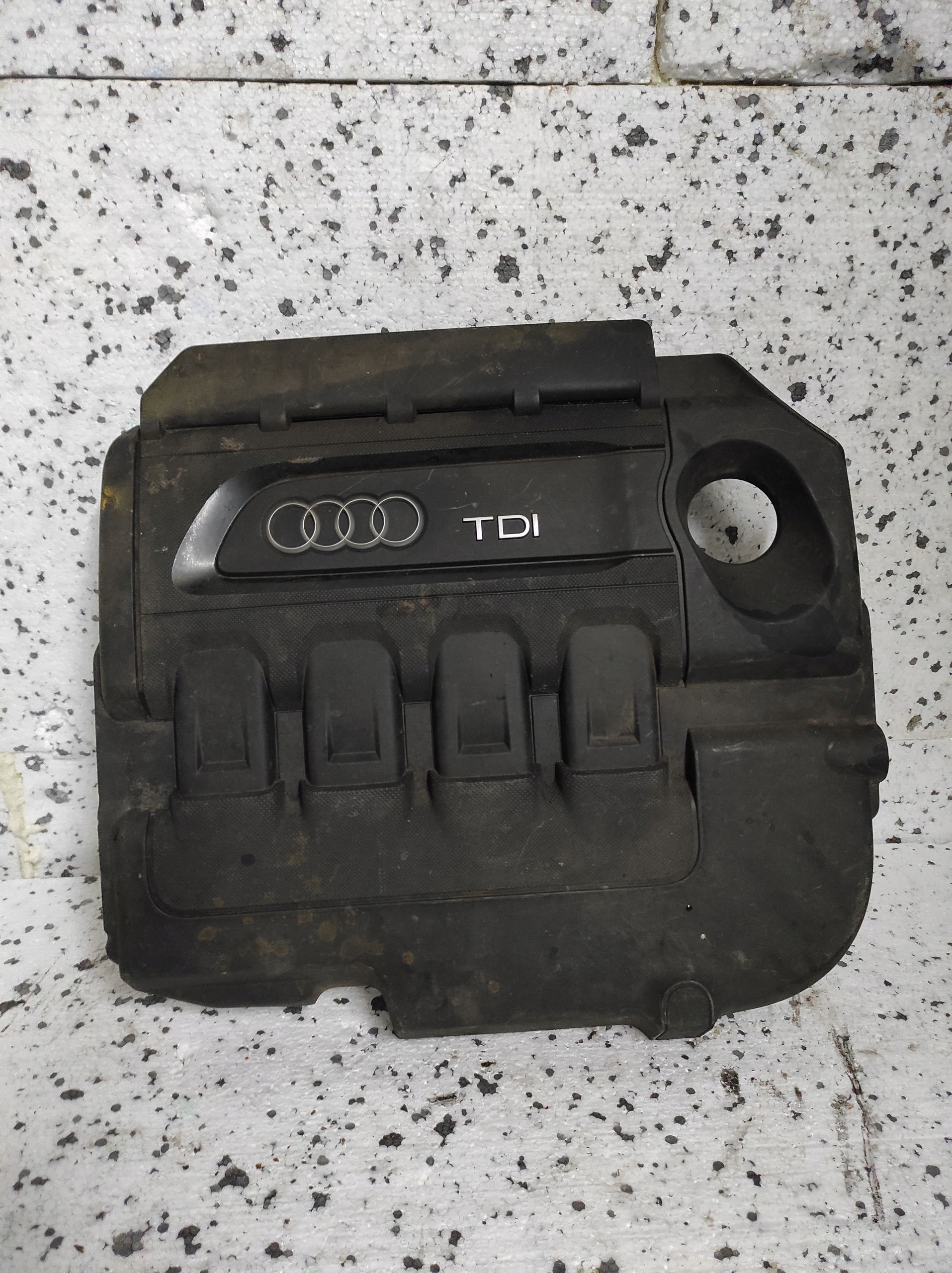 AUDI motor cover 2.0 TDI 04L103925A