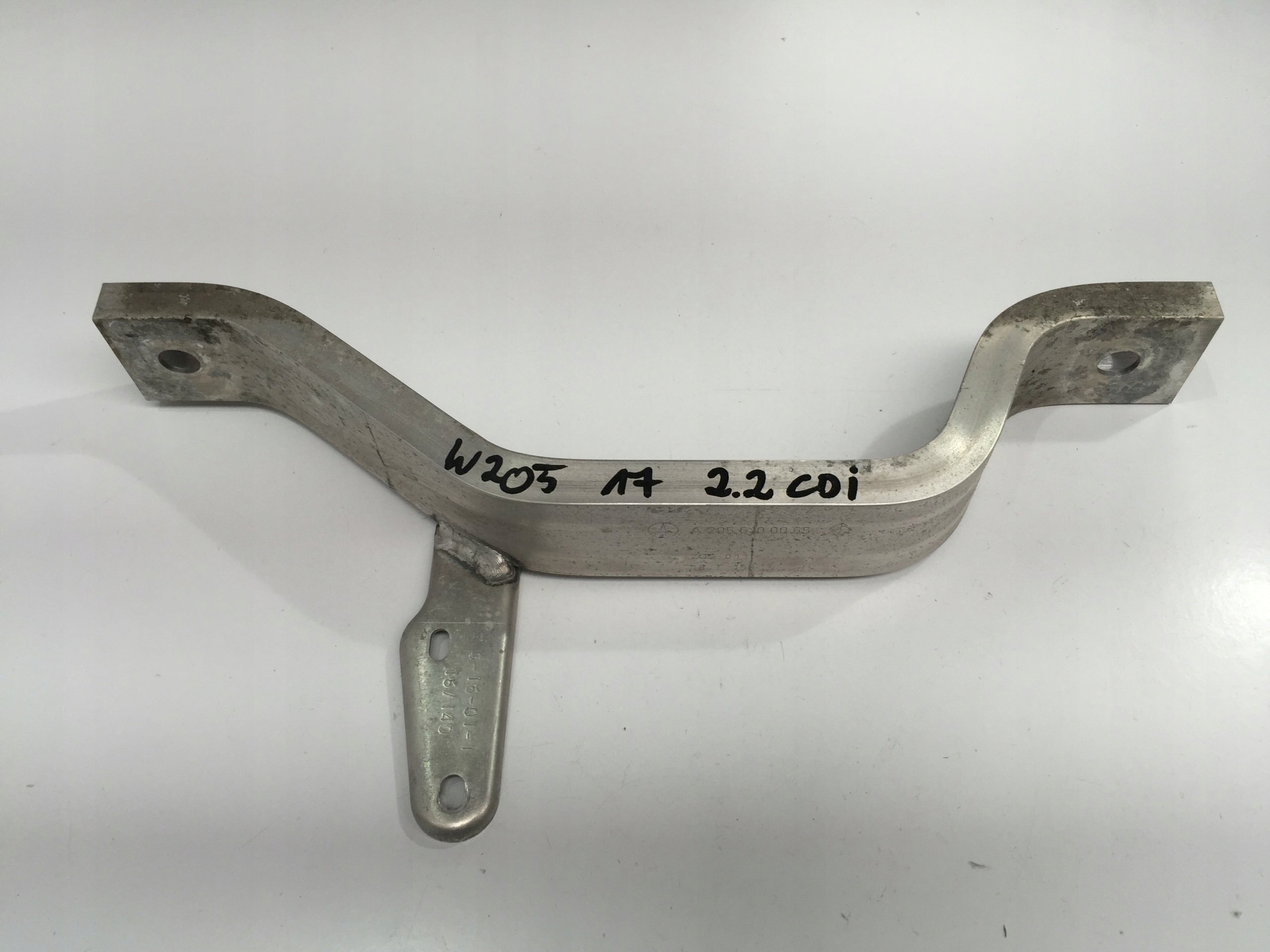 A2056100065 - MERCEDES C класс W205 2017 укрепление кронштейн